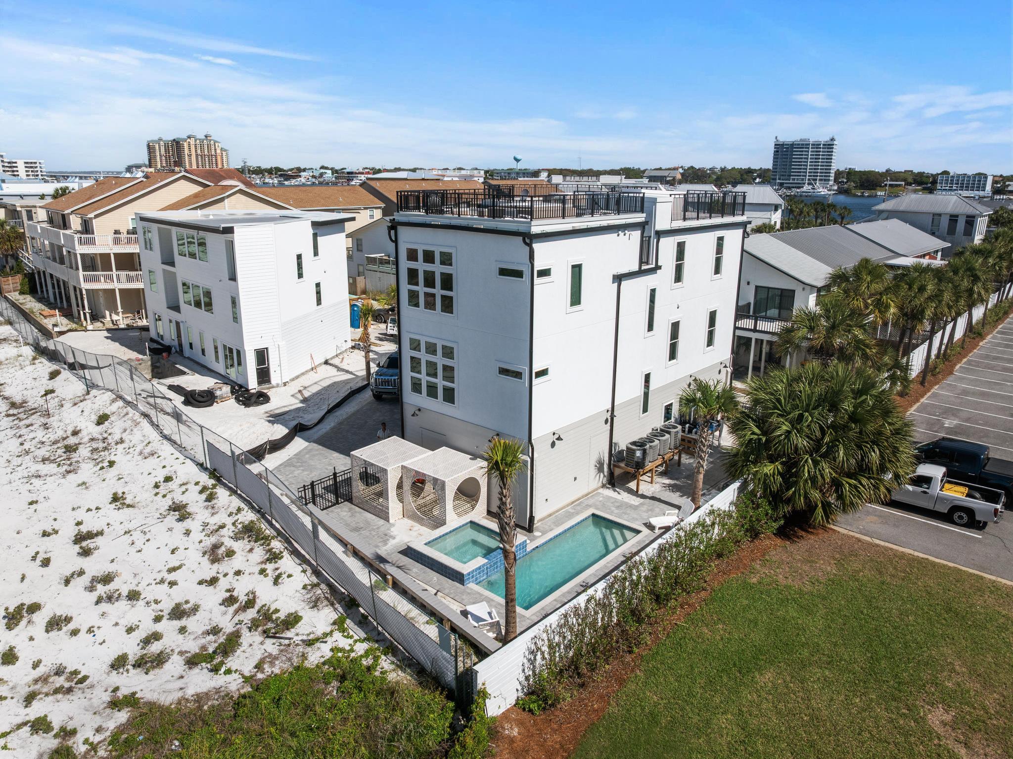 HOLIDAY ISLE - Residential