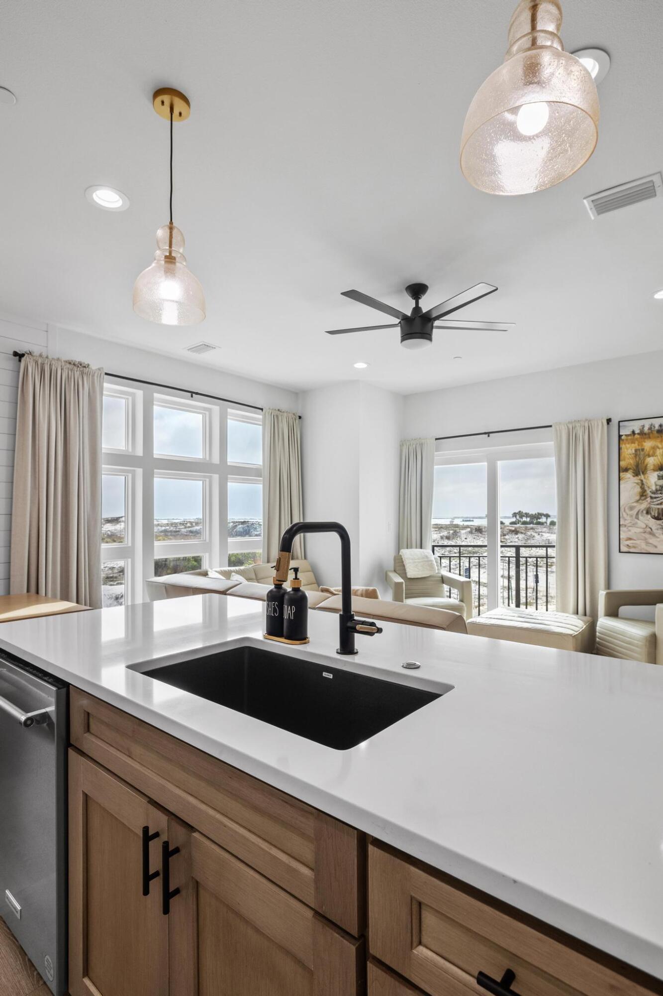HOLIDAY ISLE - Residential