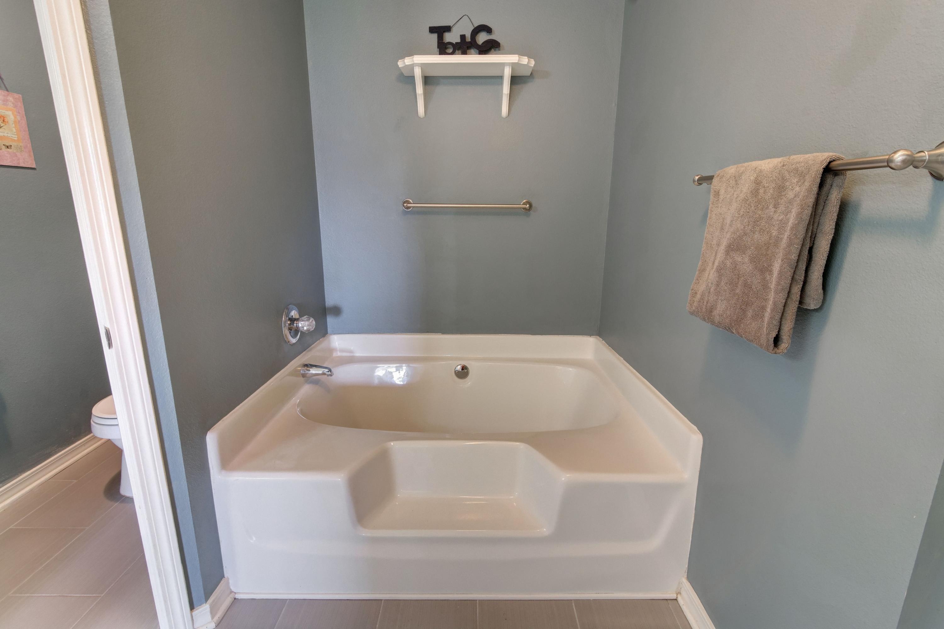 HAMPTON RIDGE ESTATES - Residential