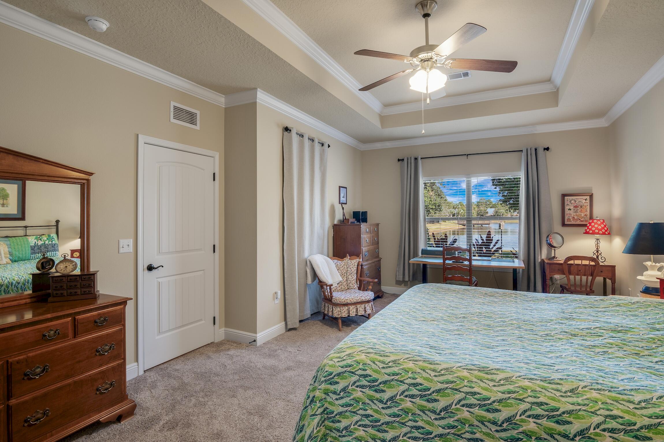 WHISPERING LAKE - Residential