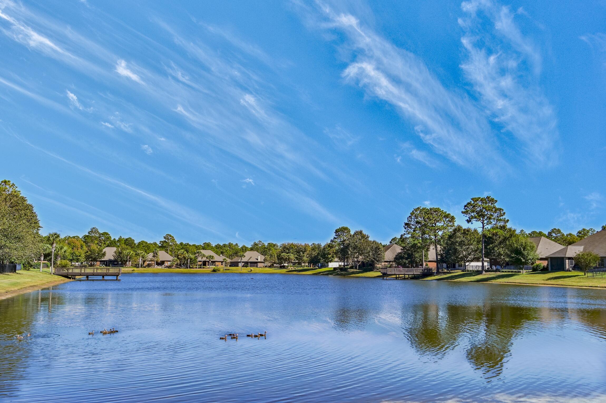 WHISPERING LAKE - Residential
