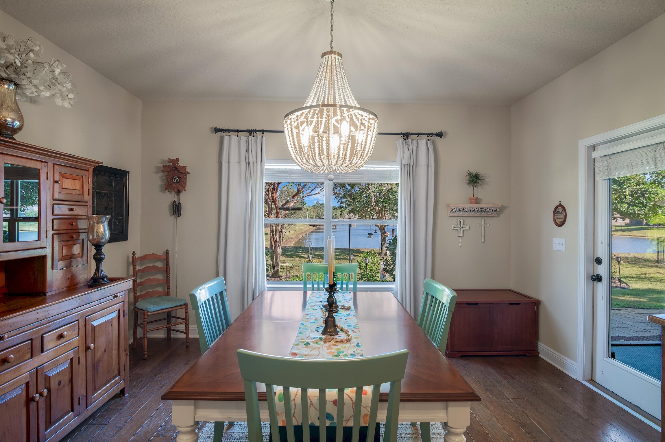 WHISPERING LAKE - Residential