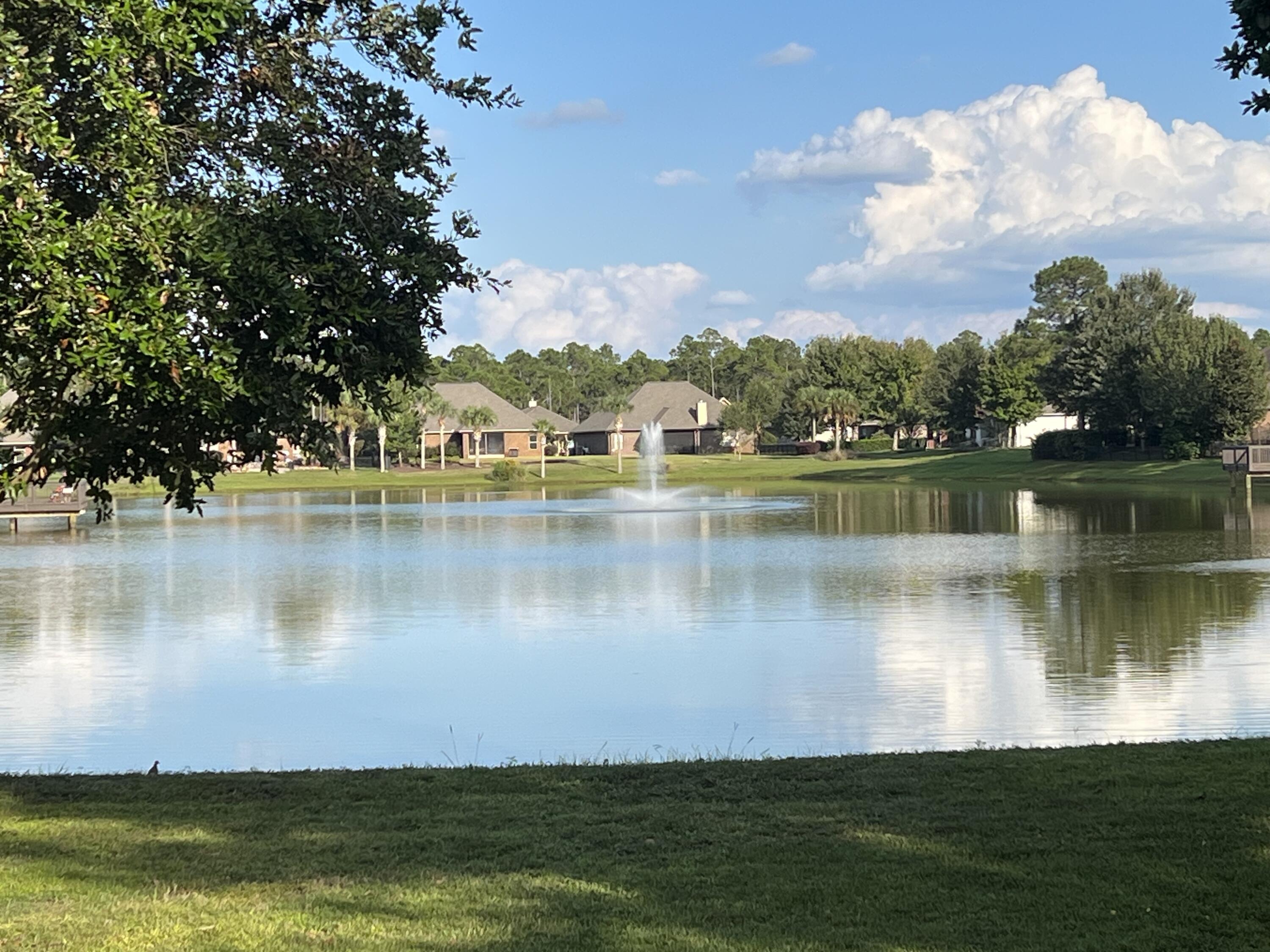 WHISPERING LAKE - Residential