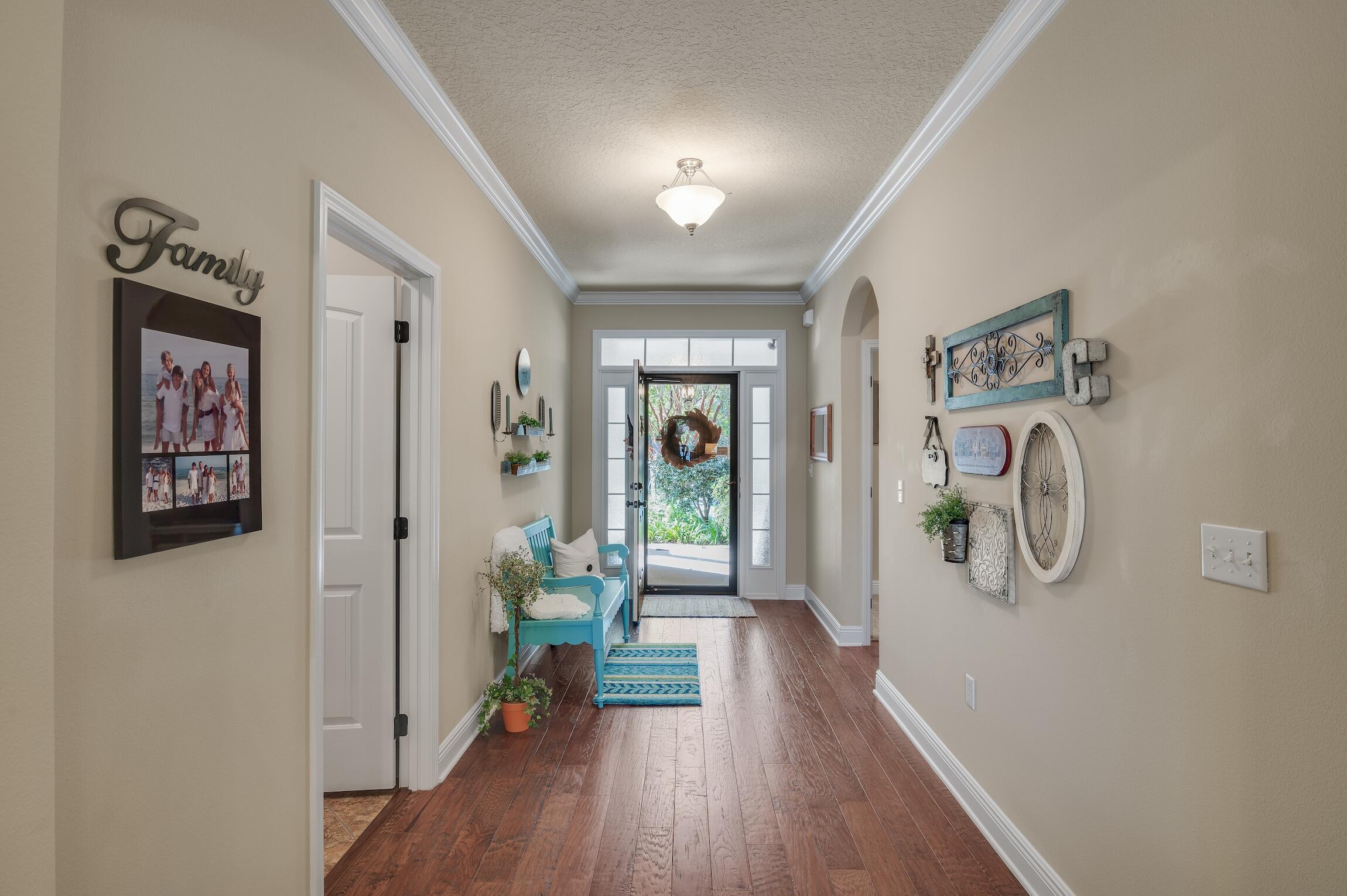 WHISPERING LAKE - Residential