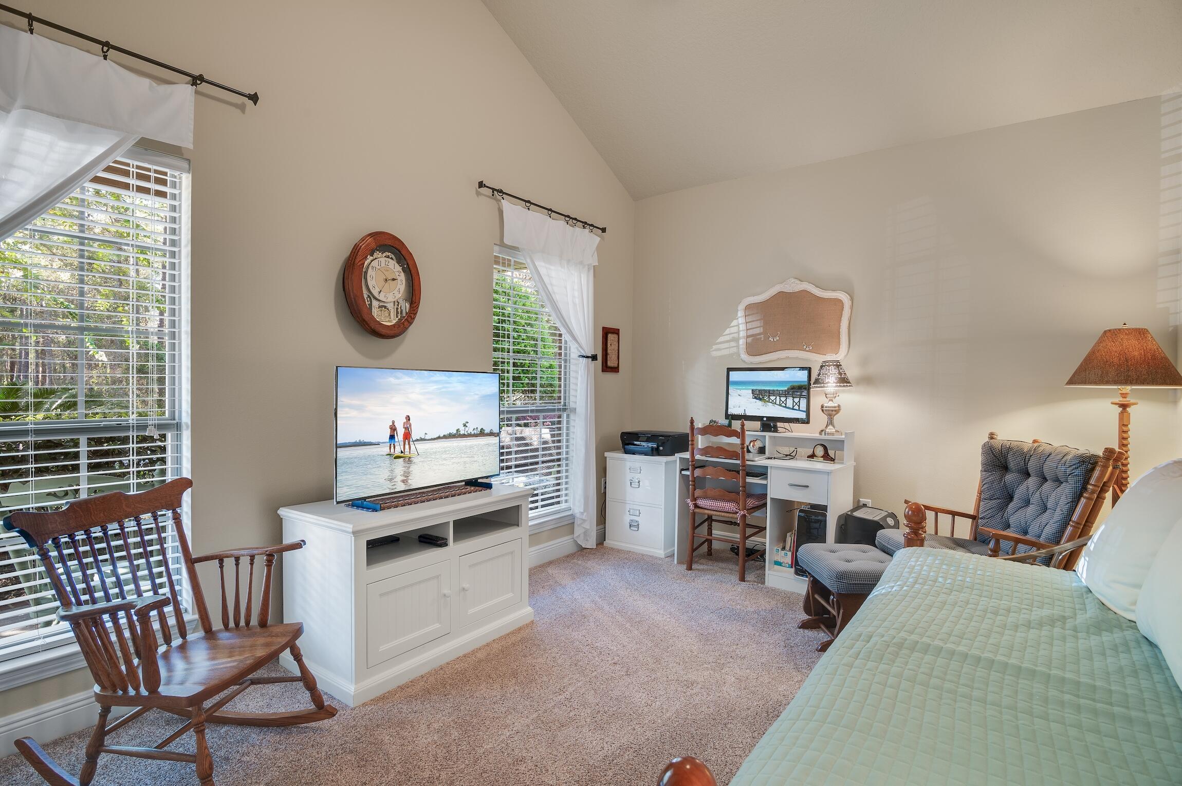 WHISPERING LAKE - Residential