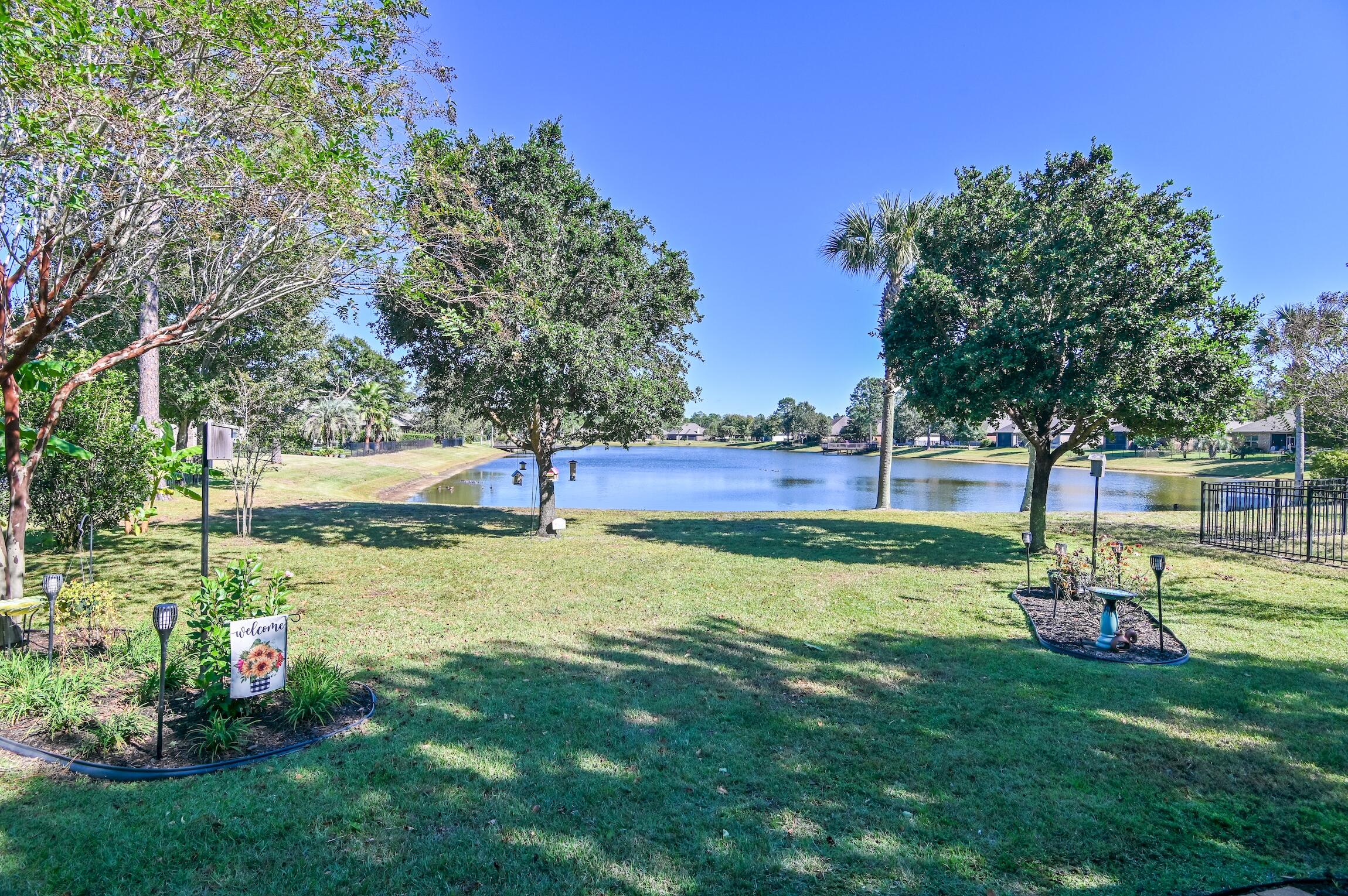 WHISPERING LAKE - Residential