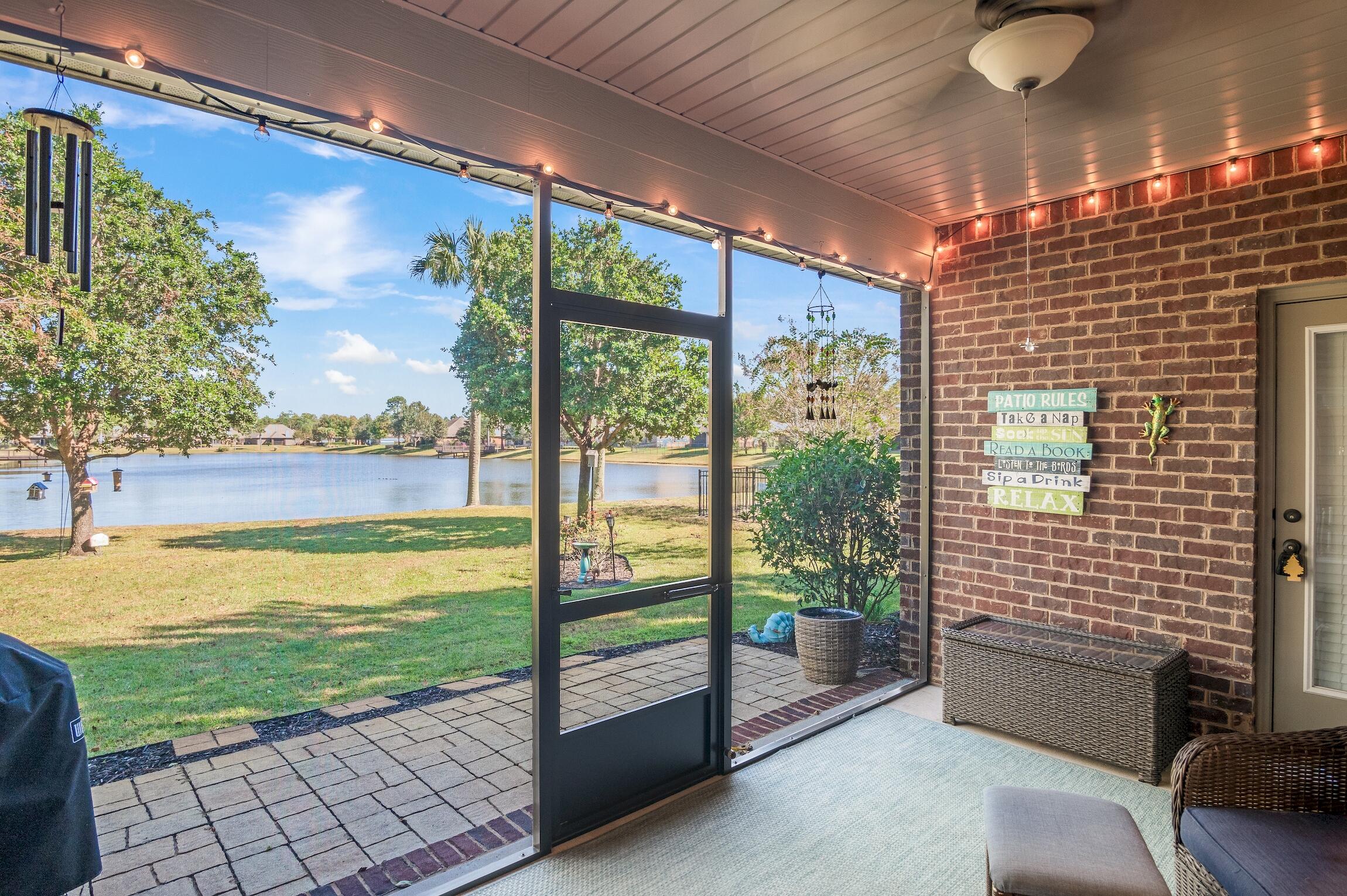 WHISPERING LAKE - Residential