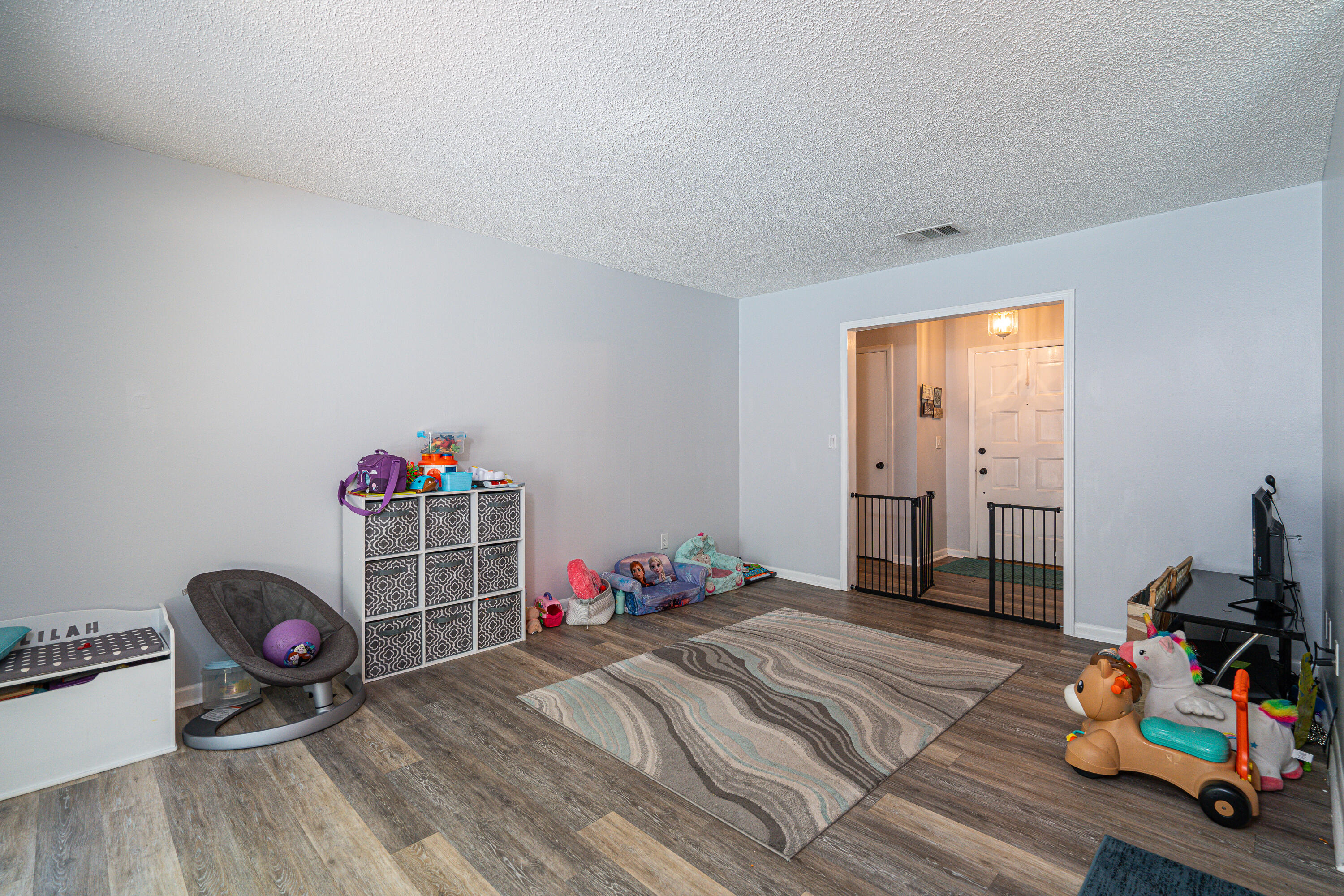 LAKEVIEW ESTATES - Residential