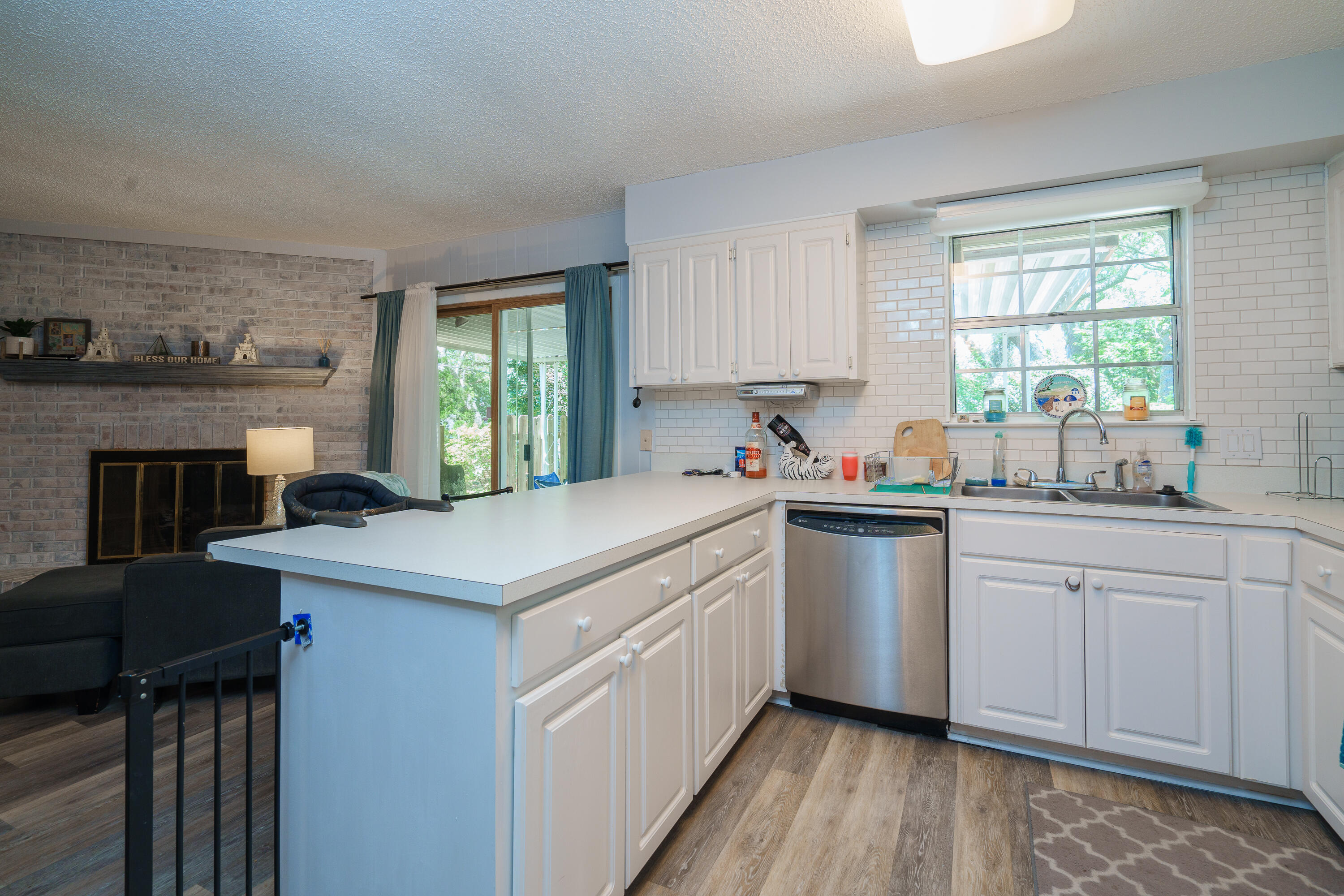 LAKEVIEW ESTATES - Residential