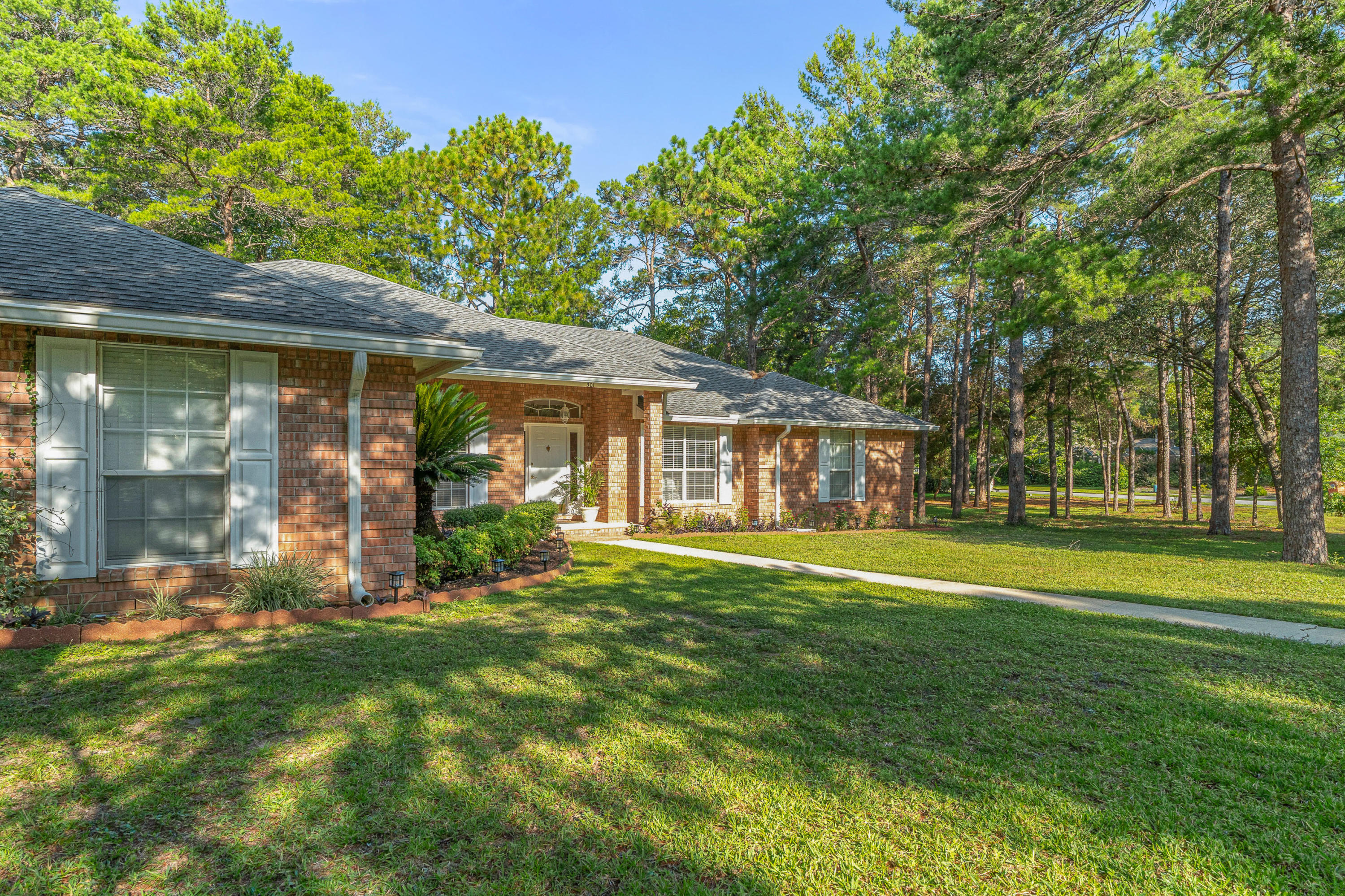 ROCKY BAYOU ESTATES 10A - Residential