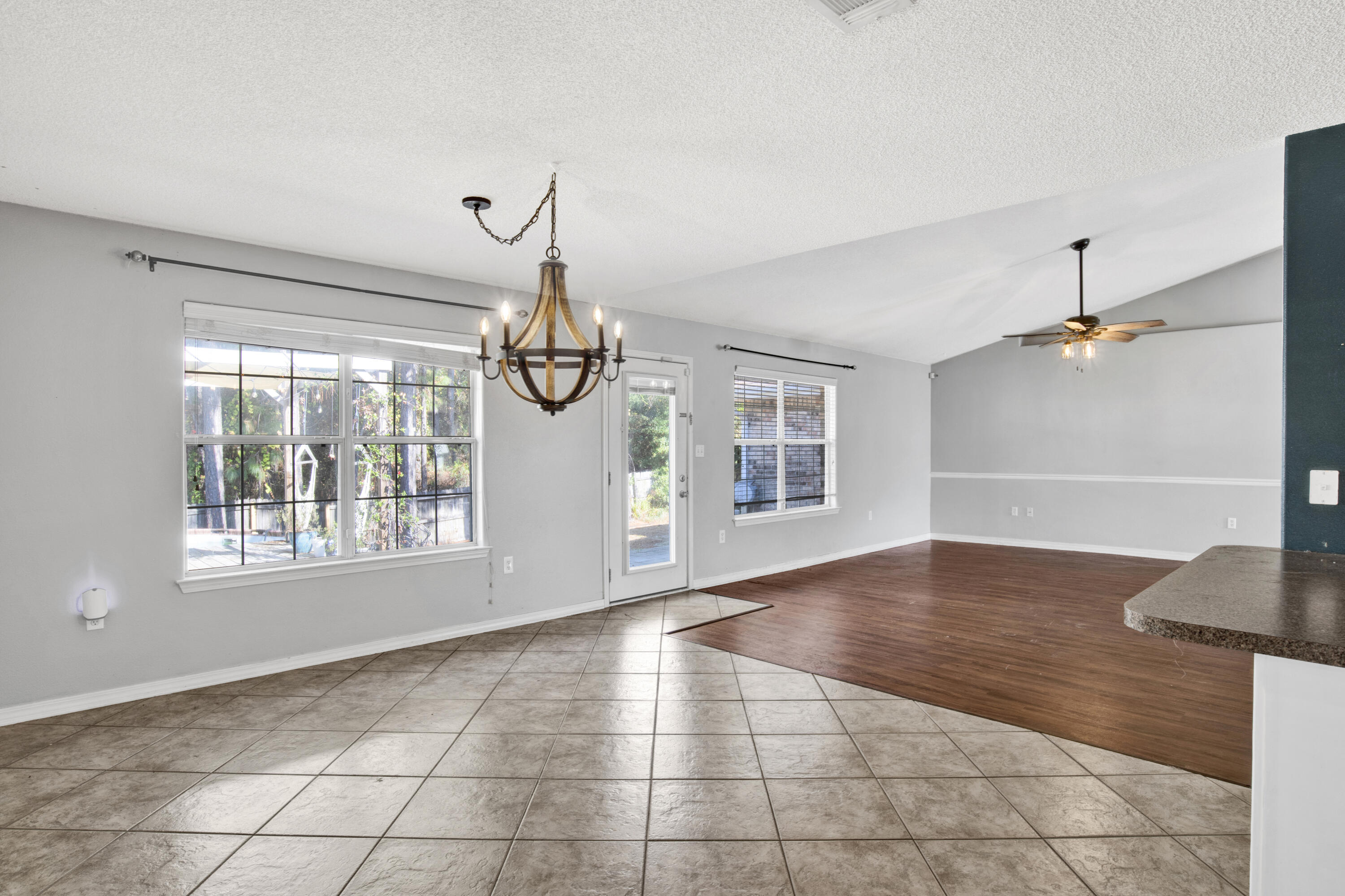 HOLLEY BY THE SEA - Residential