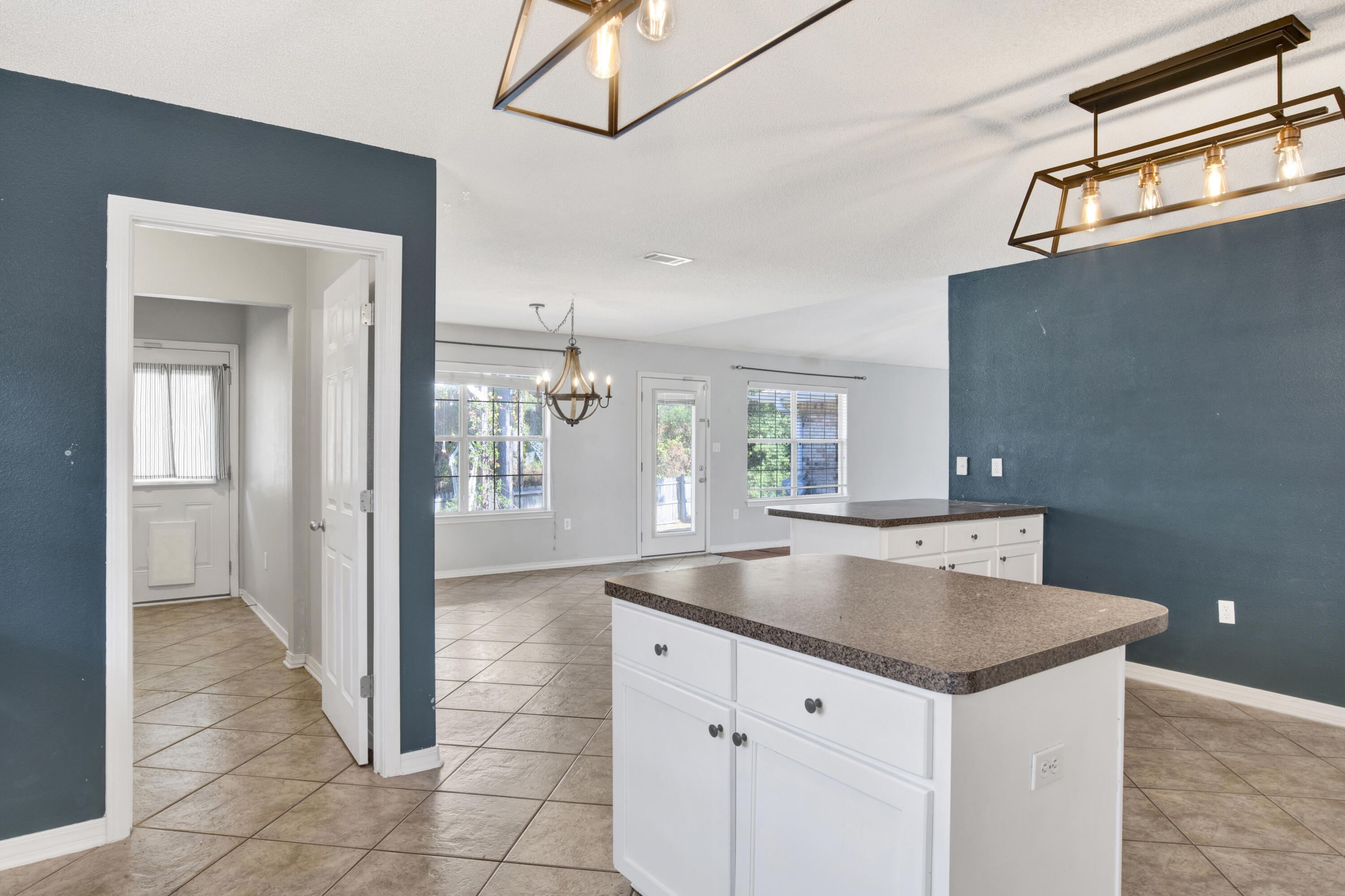 HOLLEY BY THE SEA - Residential