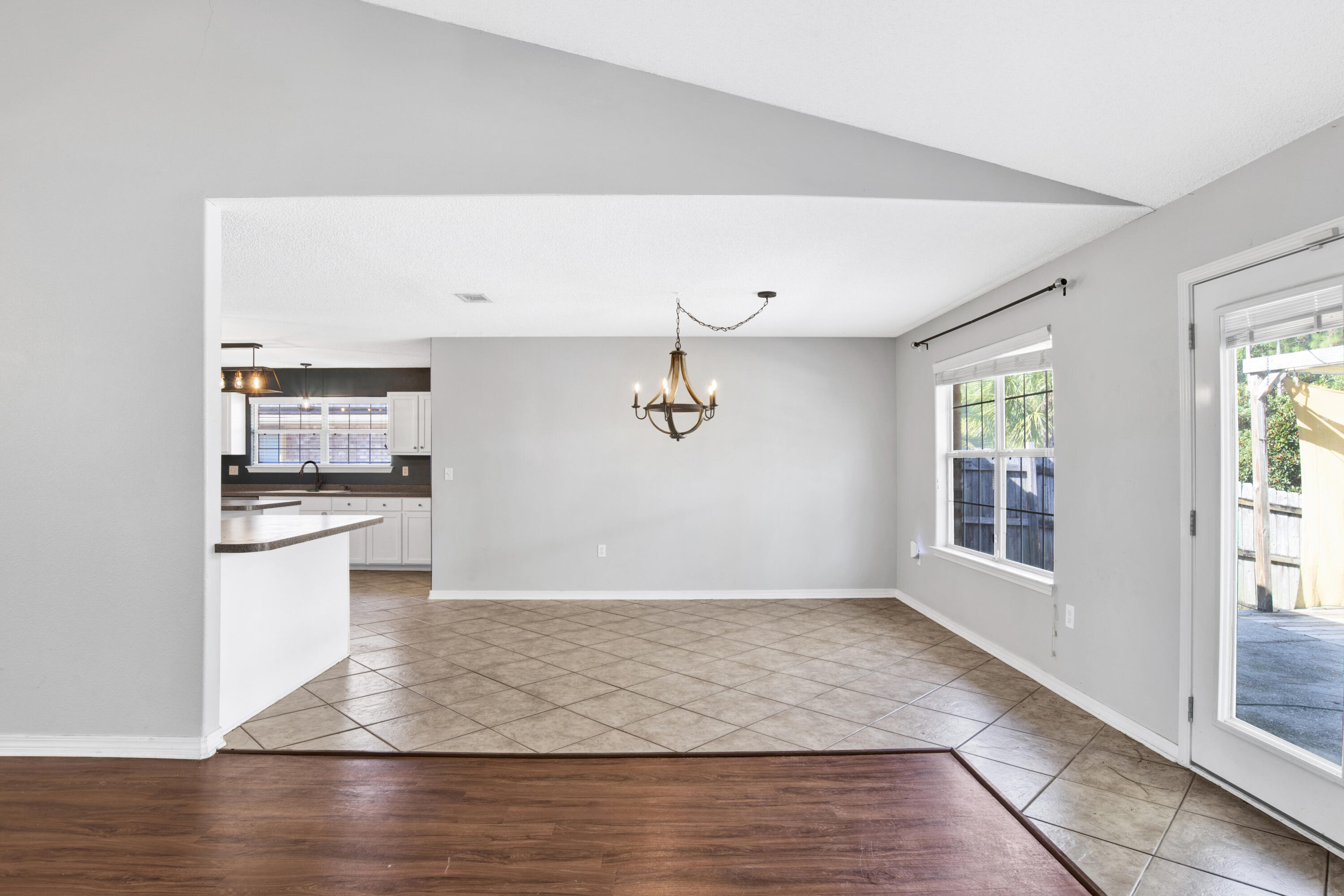 HOLLEY BY THE SEA - Residential