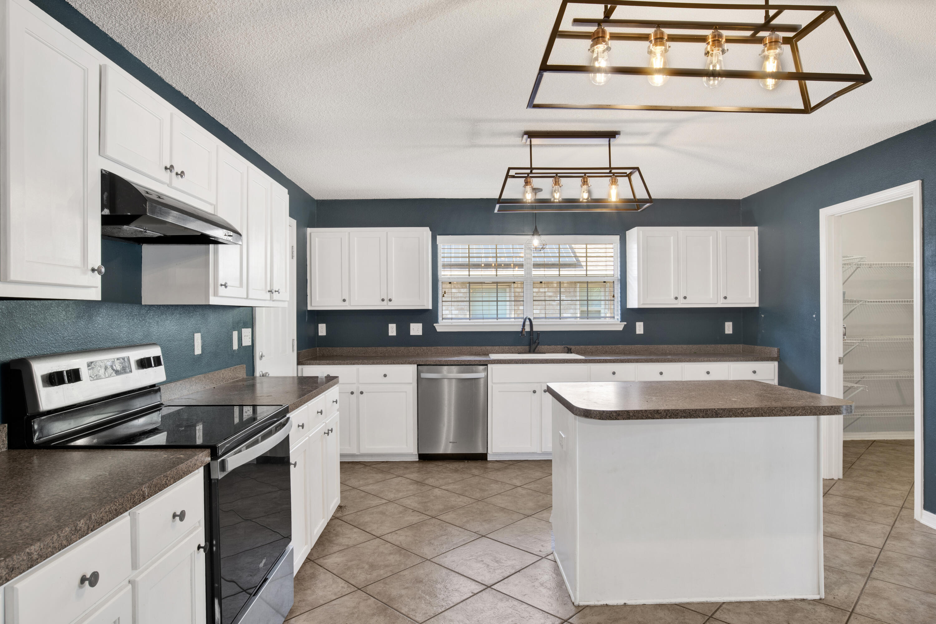 HOLLEY BY THE SEA - Residential