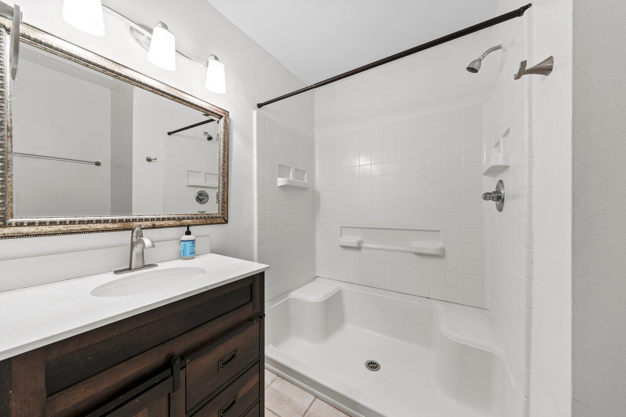 BROOKS LANDING - Residential Lease