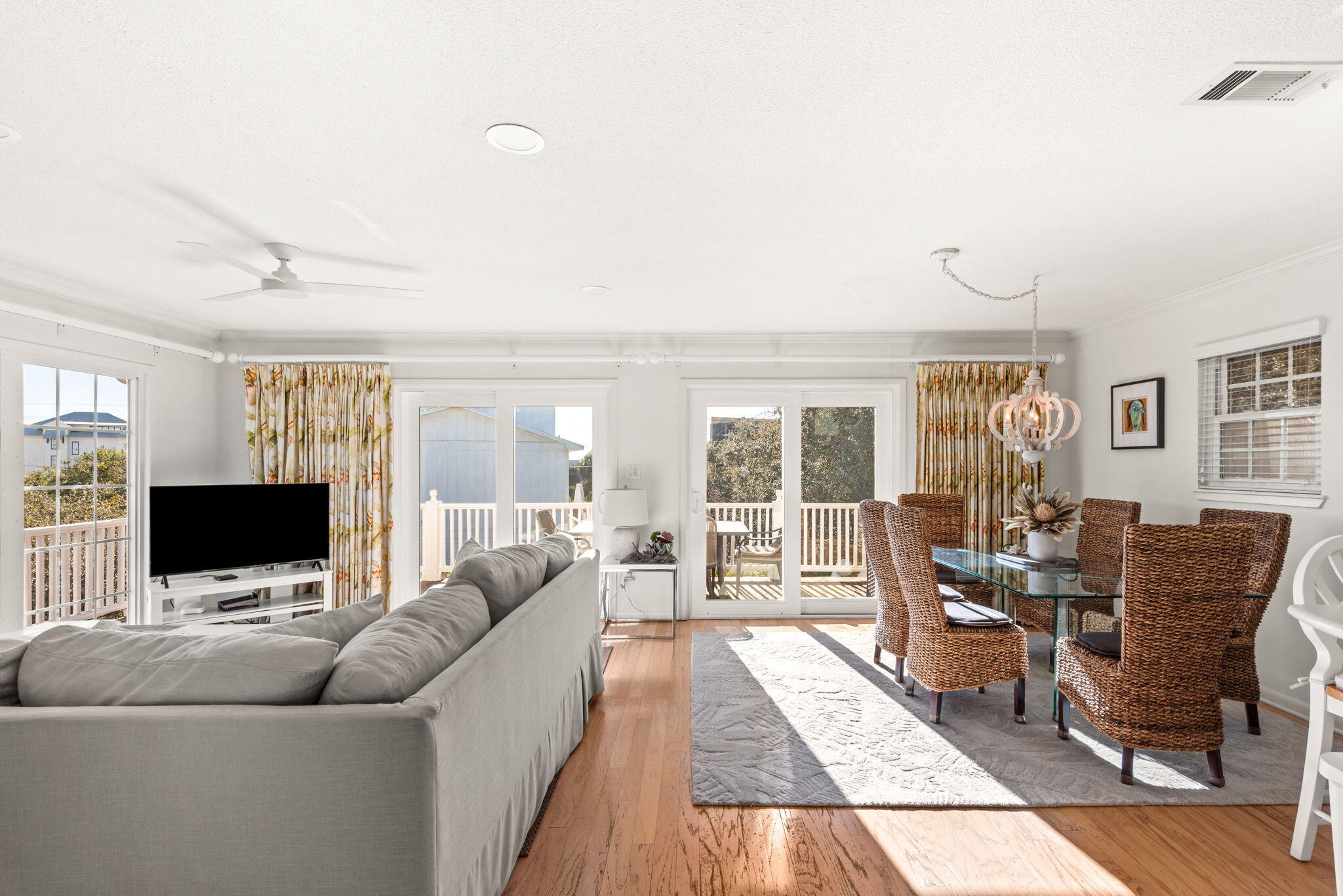 BEACH HIGHLAND 1ST ADD - Residential Lease