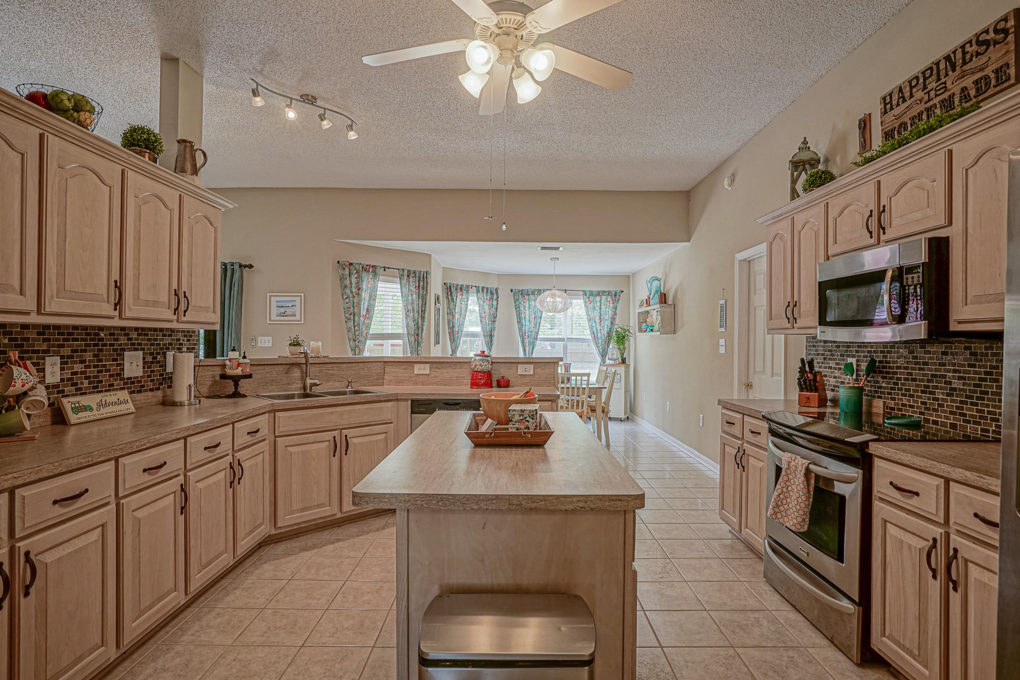 HOLLEY BY THE SEA - Residential