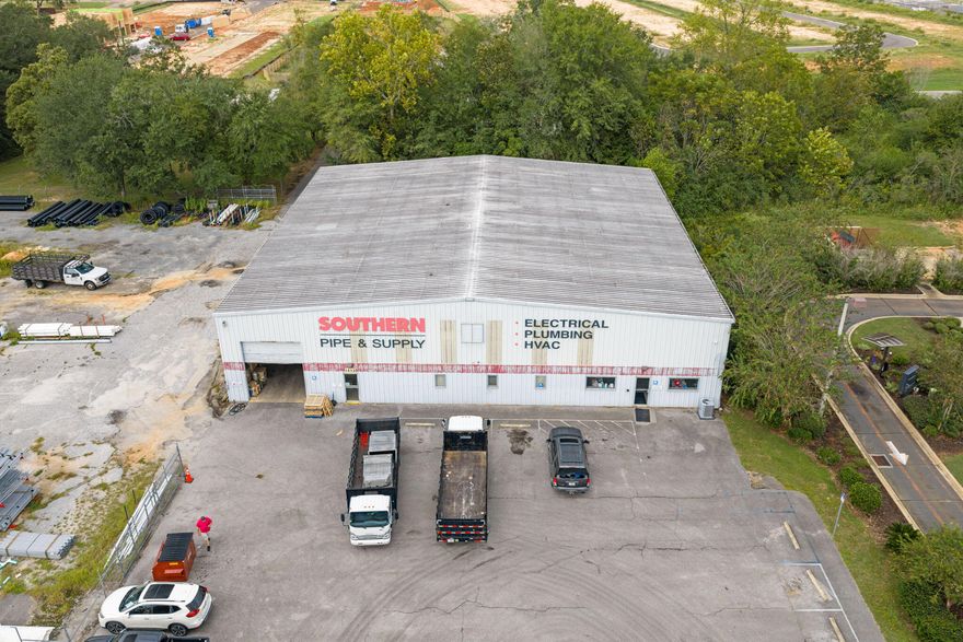Prime location, 3.83 acre commercial lot in a rapidly growing area od Crestview. Lot borders Hwy. 85 / N Ferdon Blvd, Crestview's busiest major thoroughfare with daily traffic counts in excess of 25K. (front, Third Street (side) and Garden Street (back). Garden St. provides access to a traffic light on Ferdon Blvd. Excellent street access. The site includes a 10,000 SF building with a large paved parking lot, currently leased to Southern Pipe on a short term lease.Features:- Property on a major thoroughfare- High Traffic counts- Excellent exposure- Very desirable location- Borders three streets with traffic light access via Garden St.- Cleared property