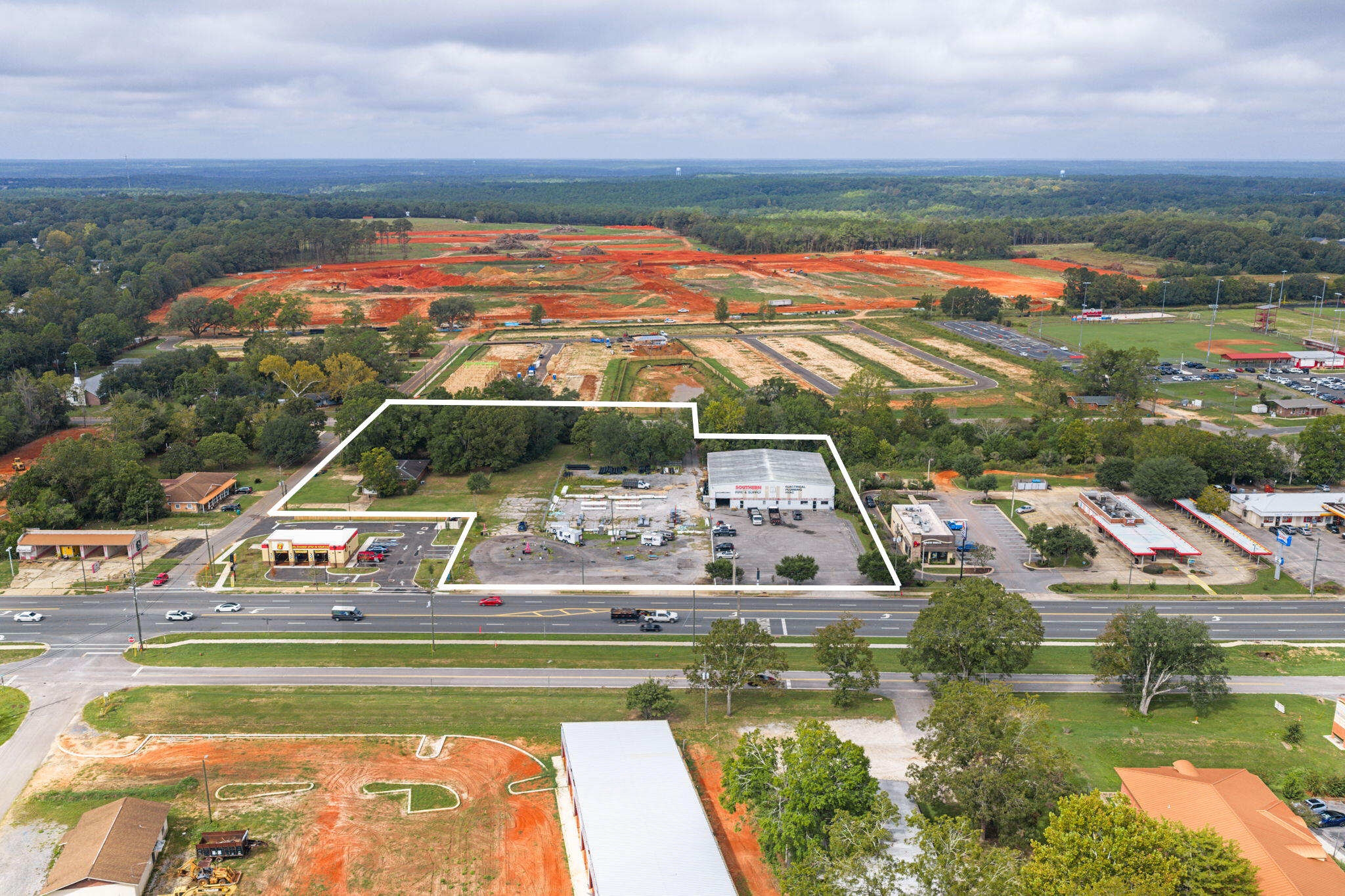 Main image without alt text