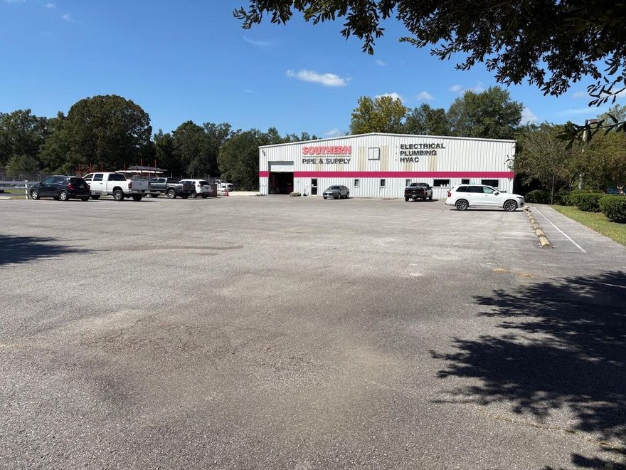 Prime location, 3.83 acre commercial lot in a rapidly growing area od Crestview. Lot borders Hwy. 85 / N Ferdon Blvd, Crestview's busiest major thoroughfare with daily traffic counts in excess of 25K. (front, Third Street (side) and Garden Street (back). Garden St. provides access to a traffic light on Ferdon Blvd. Excellent street access. The site includes a 10,000 SF building with a large paved parking lot, currently leased to Southern Pipe on a short term lease.Features:- Property on a major thoroughfare- High Traffic counts- Excellent exposure- Very desirable location- Borders three streets with traffic light access via Garden St.- Cleared property