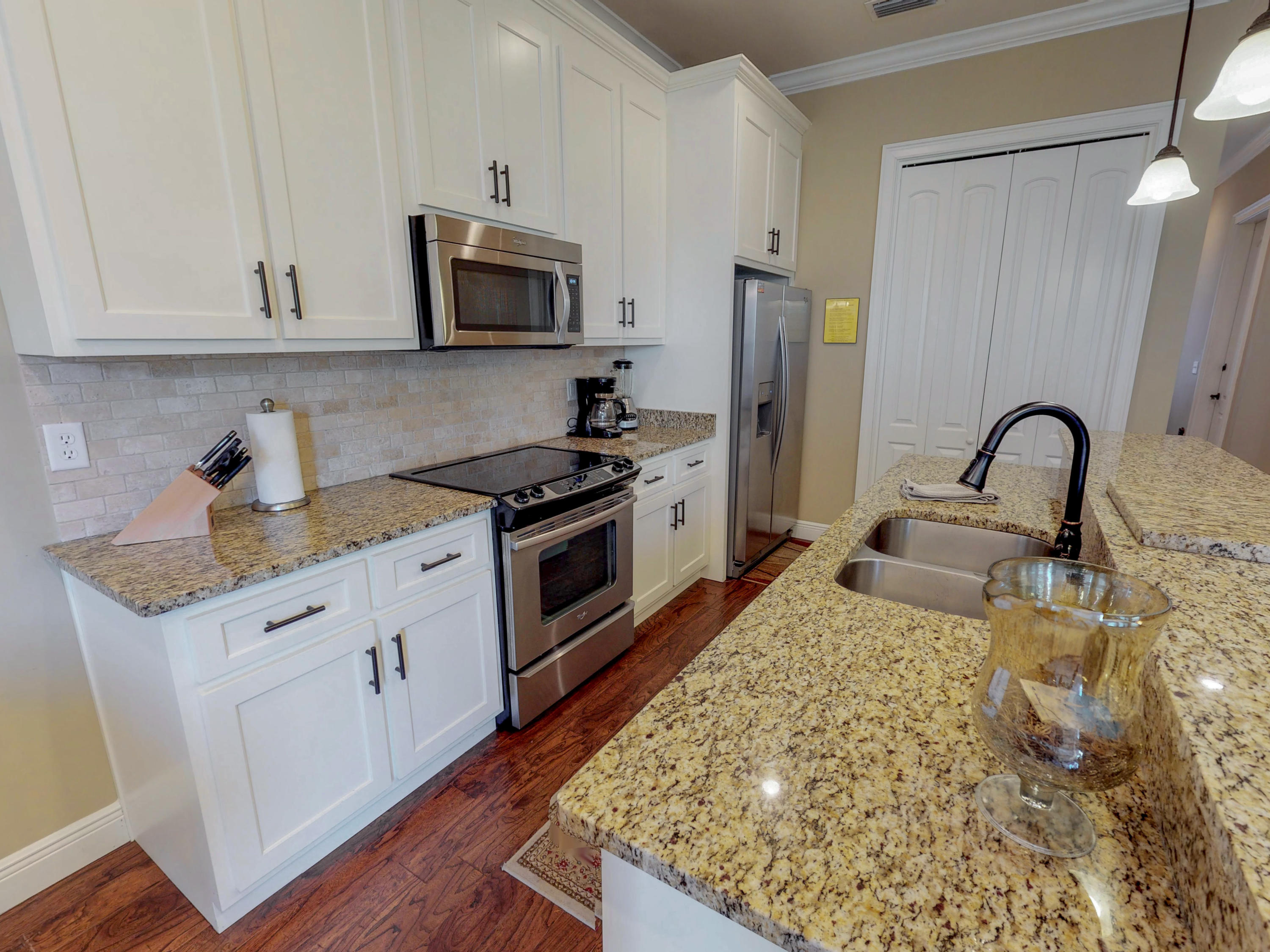 VILLA LAGO - Residential