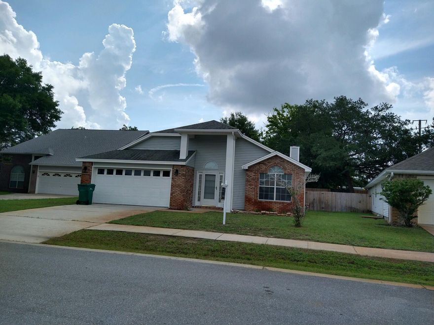 Great location on this quiet Cul De Sac. Open floorplan has a large Living Room with  cathedral ceilings and features a corner fireplace. You will enjoy your screened porch just off the Dining Room with access to the Master Bedroom. Master Bath has a double vanity,  garden tub as well as a separate shower. Split bedroom plan for added privacy. KItchen/ Dining Room  is a large open space with an option for versatile arrangements. Kitchen appliances are working but sold as is.