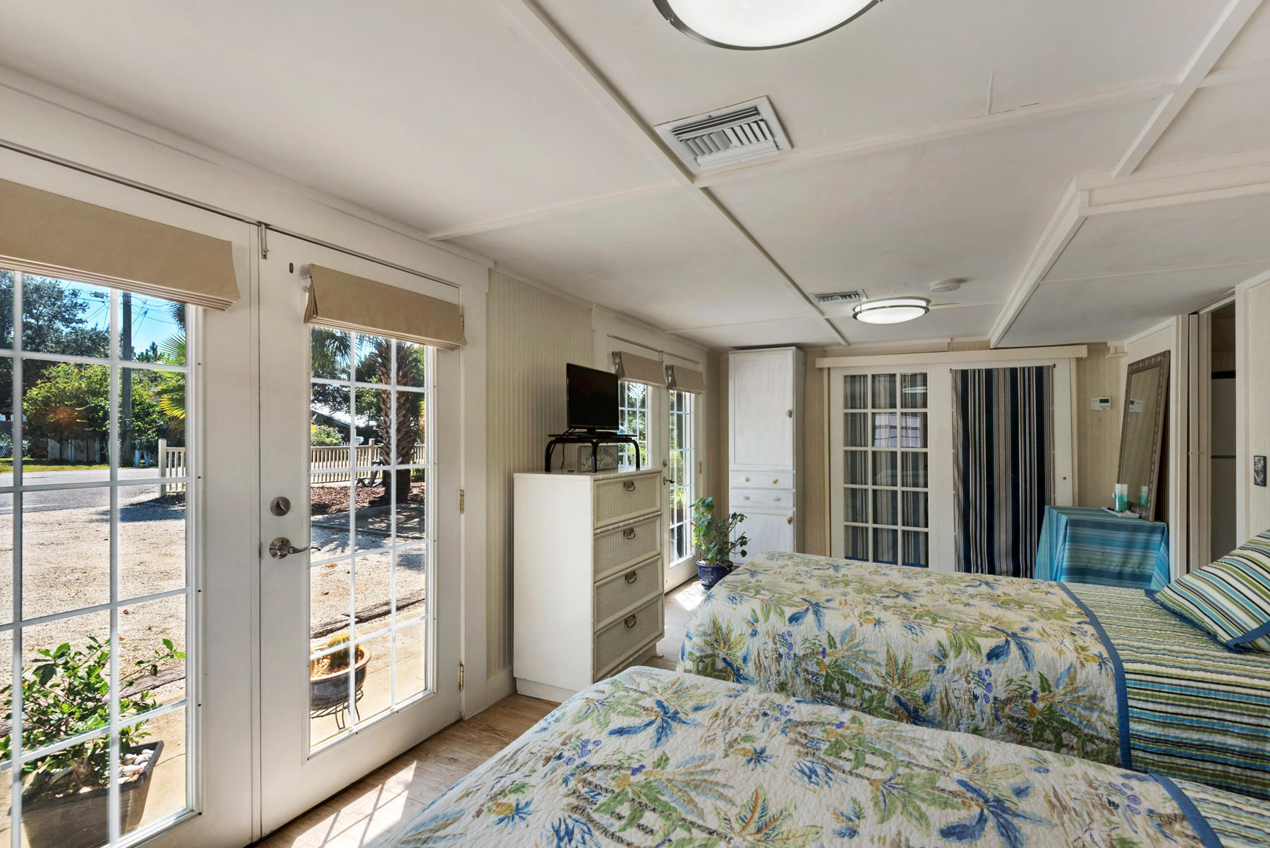 LAGUNA BEACH ESTATES 7TH ADDN - Residential