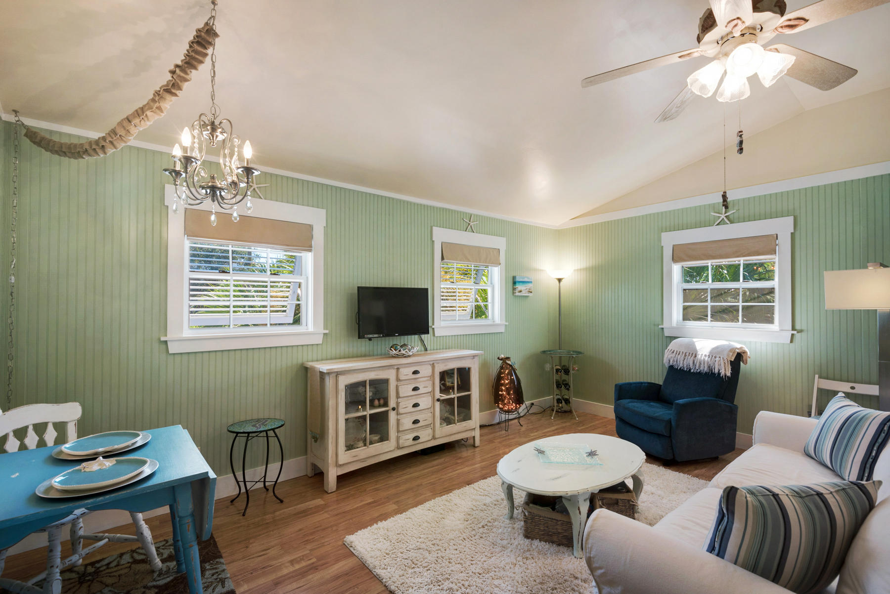 LAGUNA BEACH ESTATES 7TH ADDN - Residential