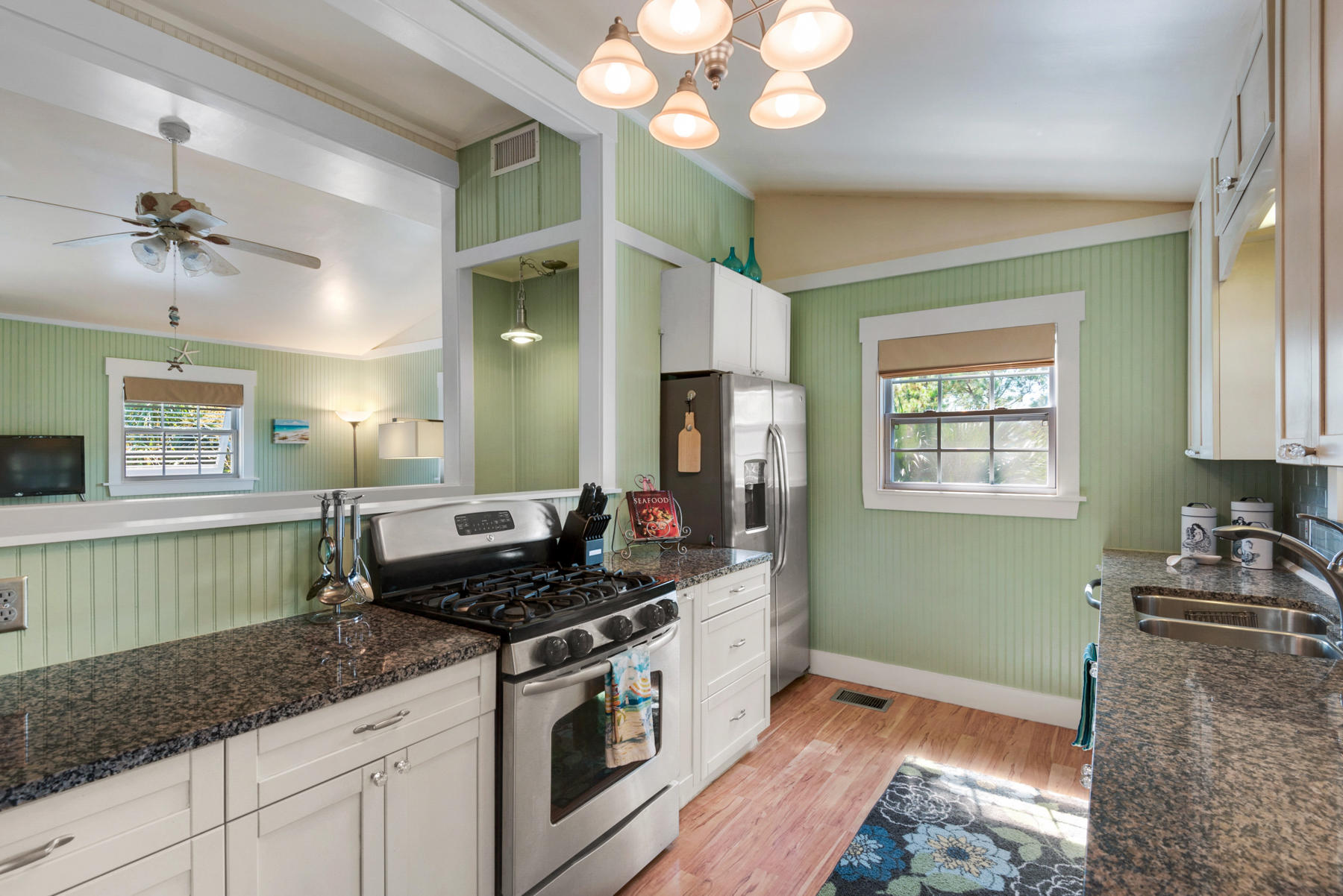 LAGUNA BEACH ESTATES 7TH ADDN - Residential