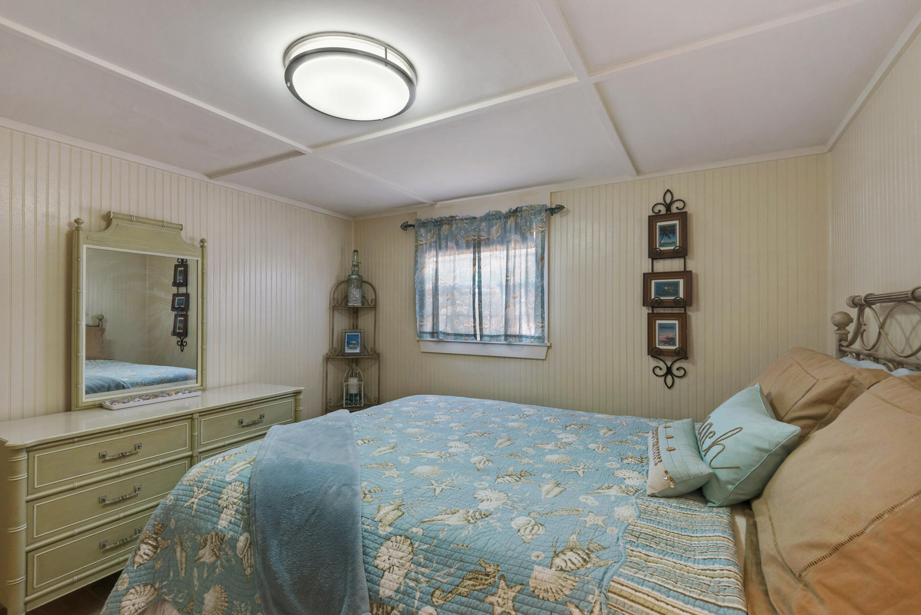 LAGUNA BEACH ESTATES 7TH ADDN - Residential