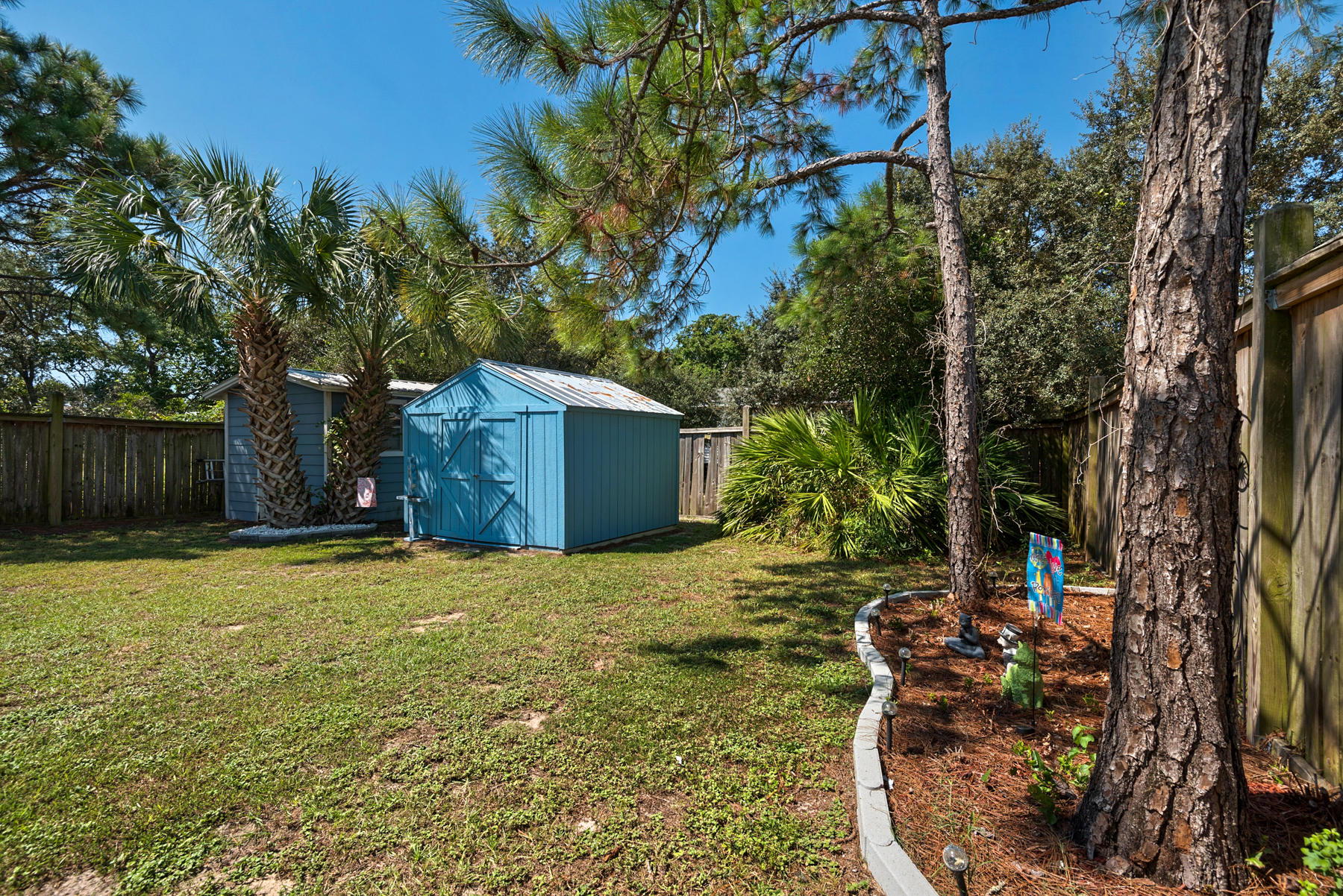 LAGUNA BEACH ESTATES 7TH ADDN - Residential