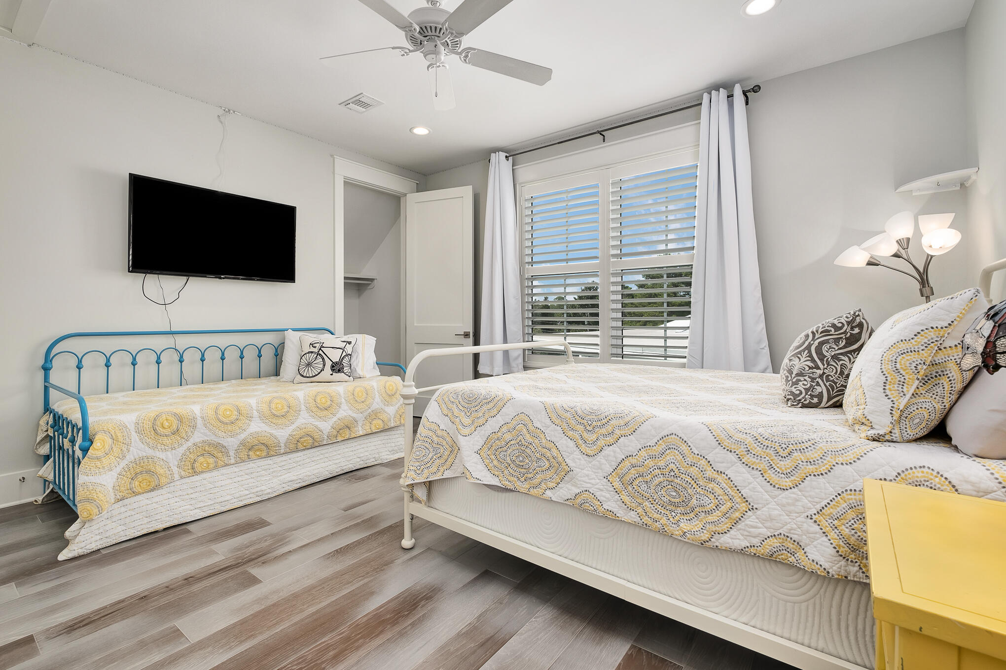 BEACH HIGHLAND - Residential