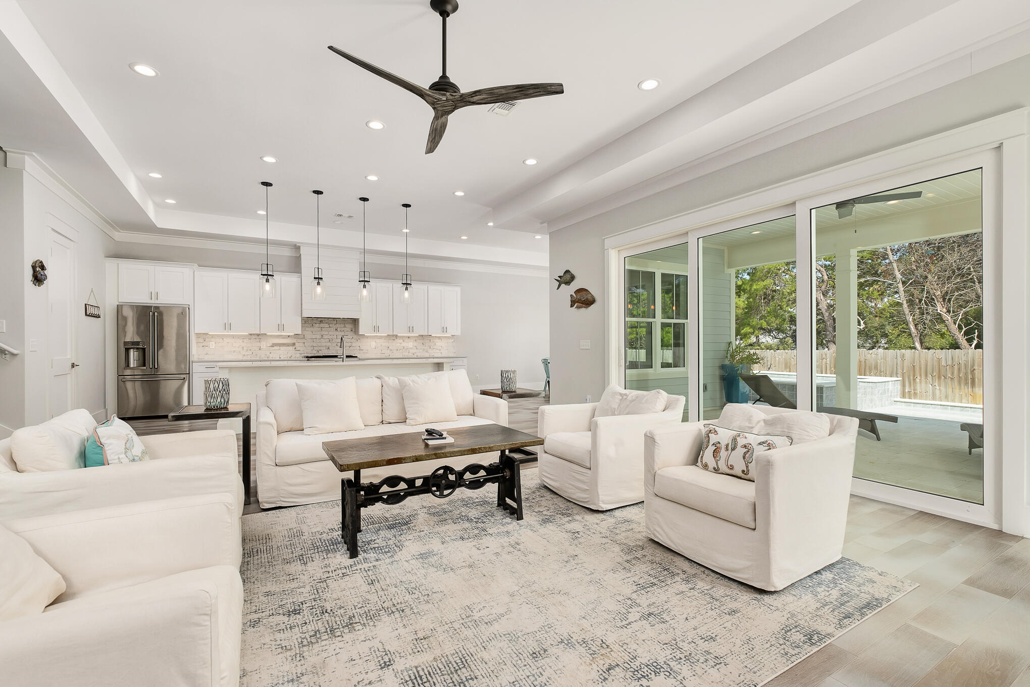 BEACH HIGHLAND - Residential