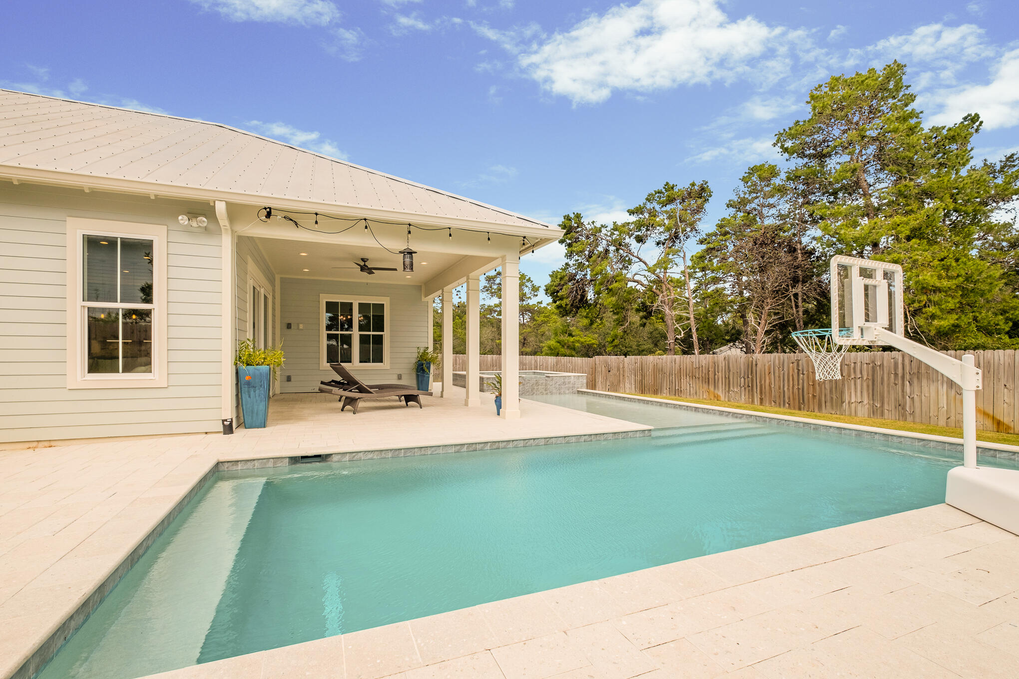 BEACH HIGHLAND - Residential