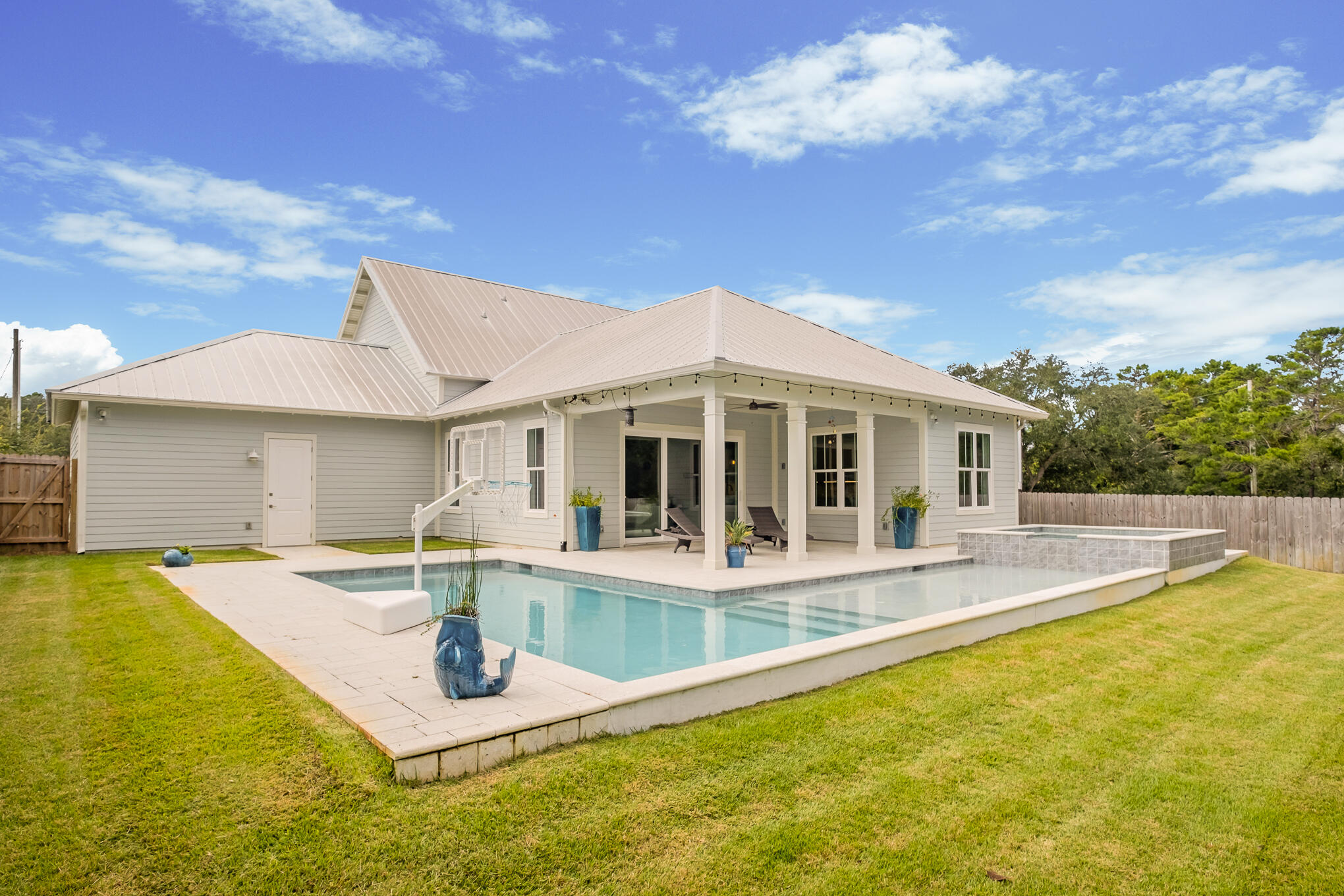 BEACH HIGHLAND - Residential