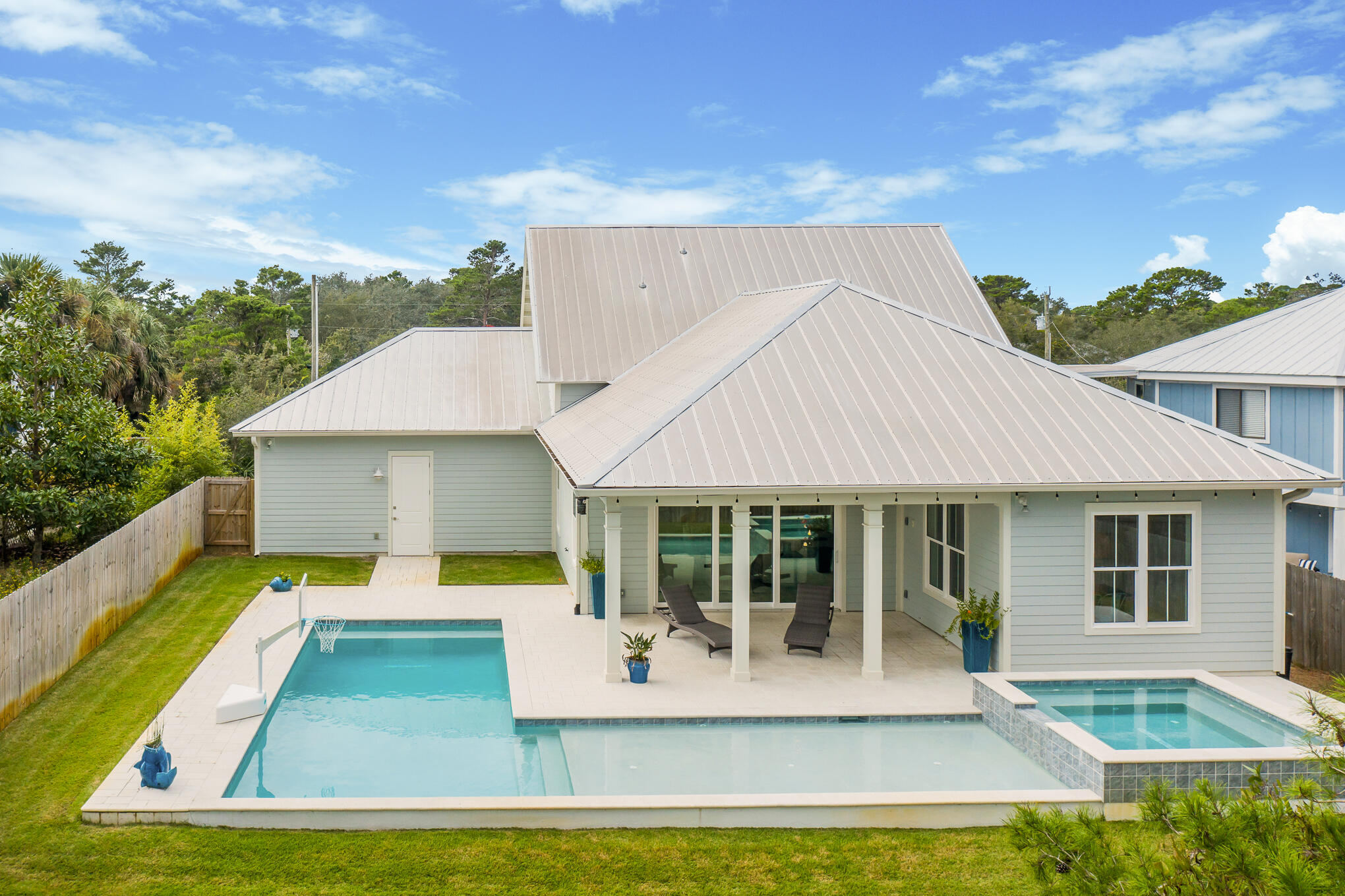 BEACH HIGHLAND - Residential