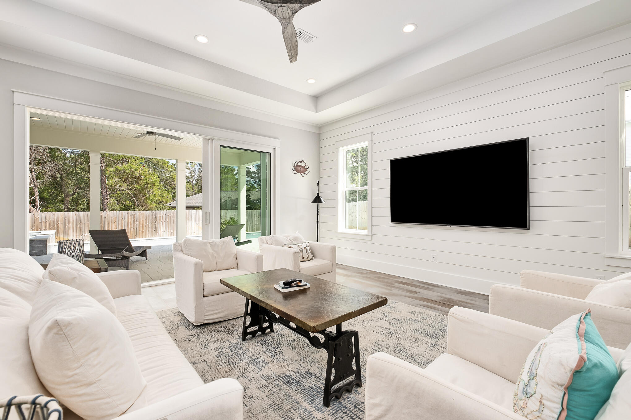 BEACH HIGHLAND - Residential