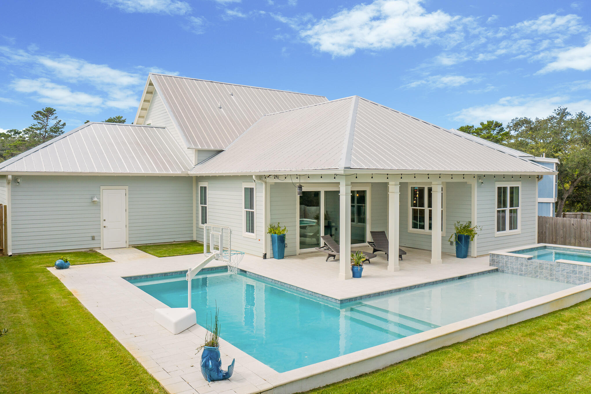 BEACH HIGHLAND - Residential