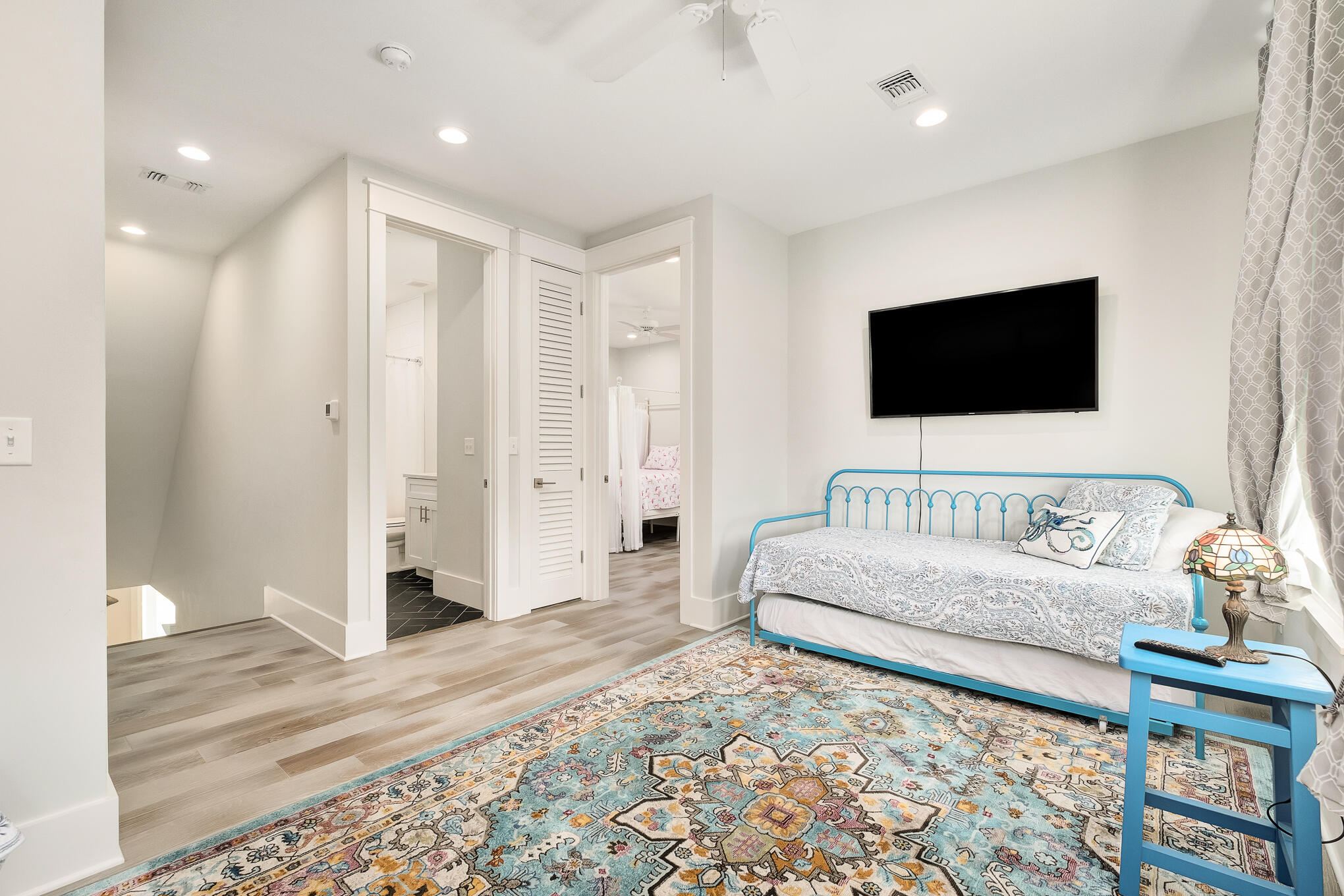 BEACH HIGHLAND - Residential