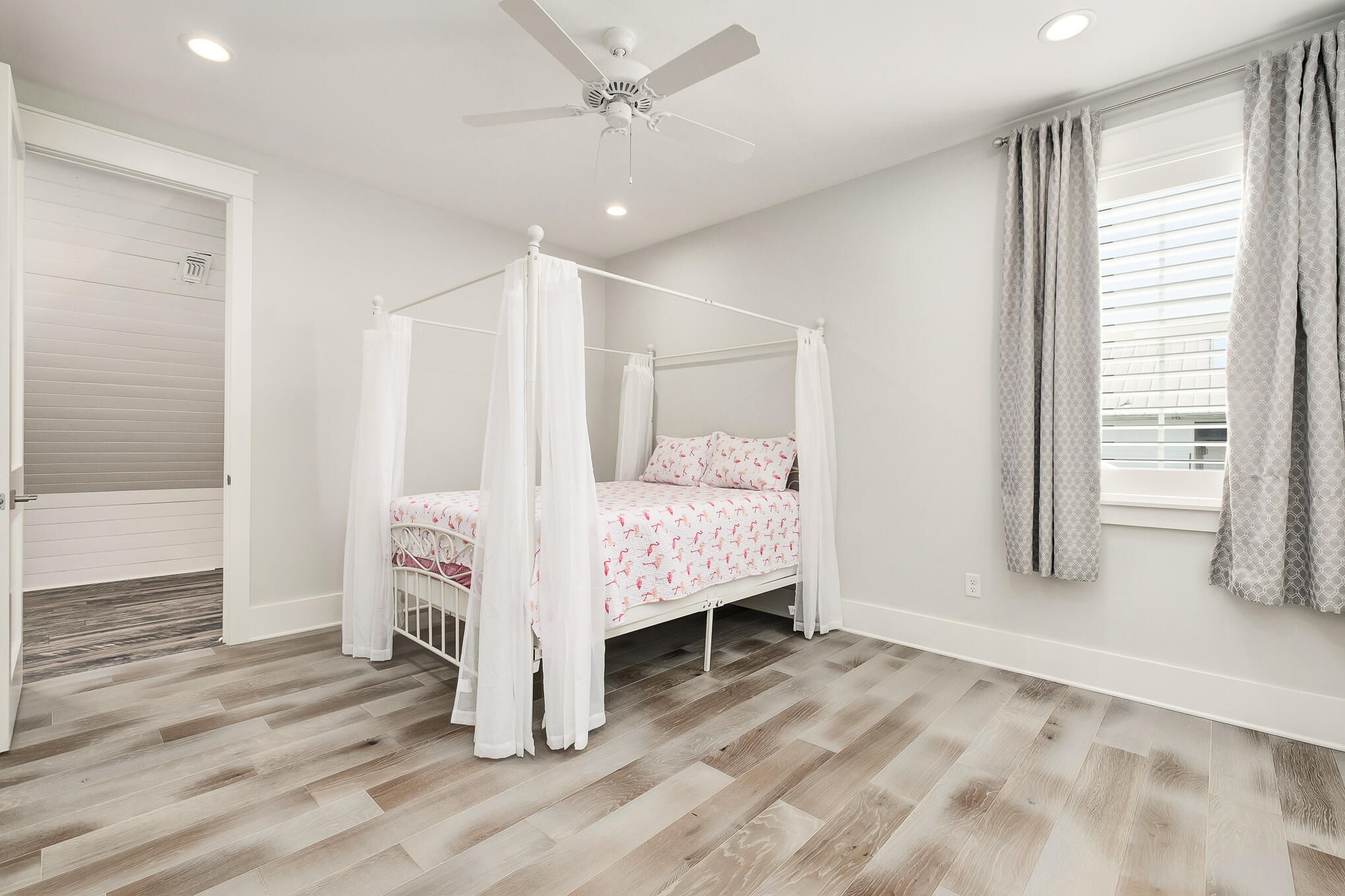 BEACH HIGHLAND - Residential