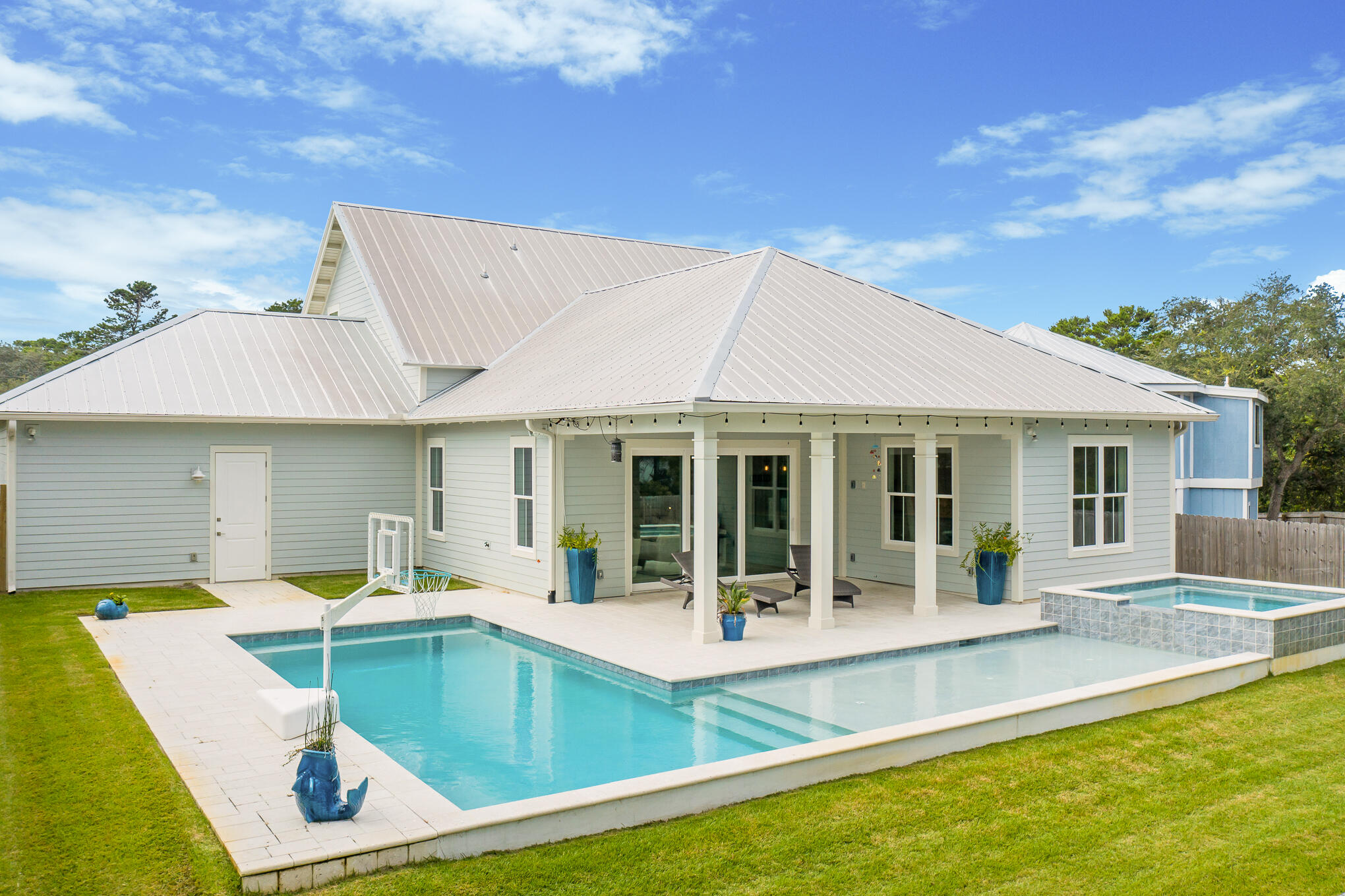 BEACH HIGHLAND - Residential