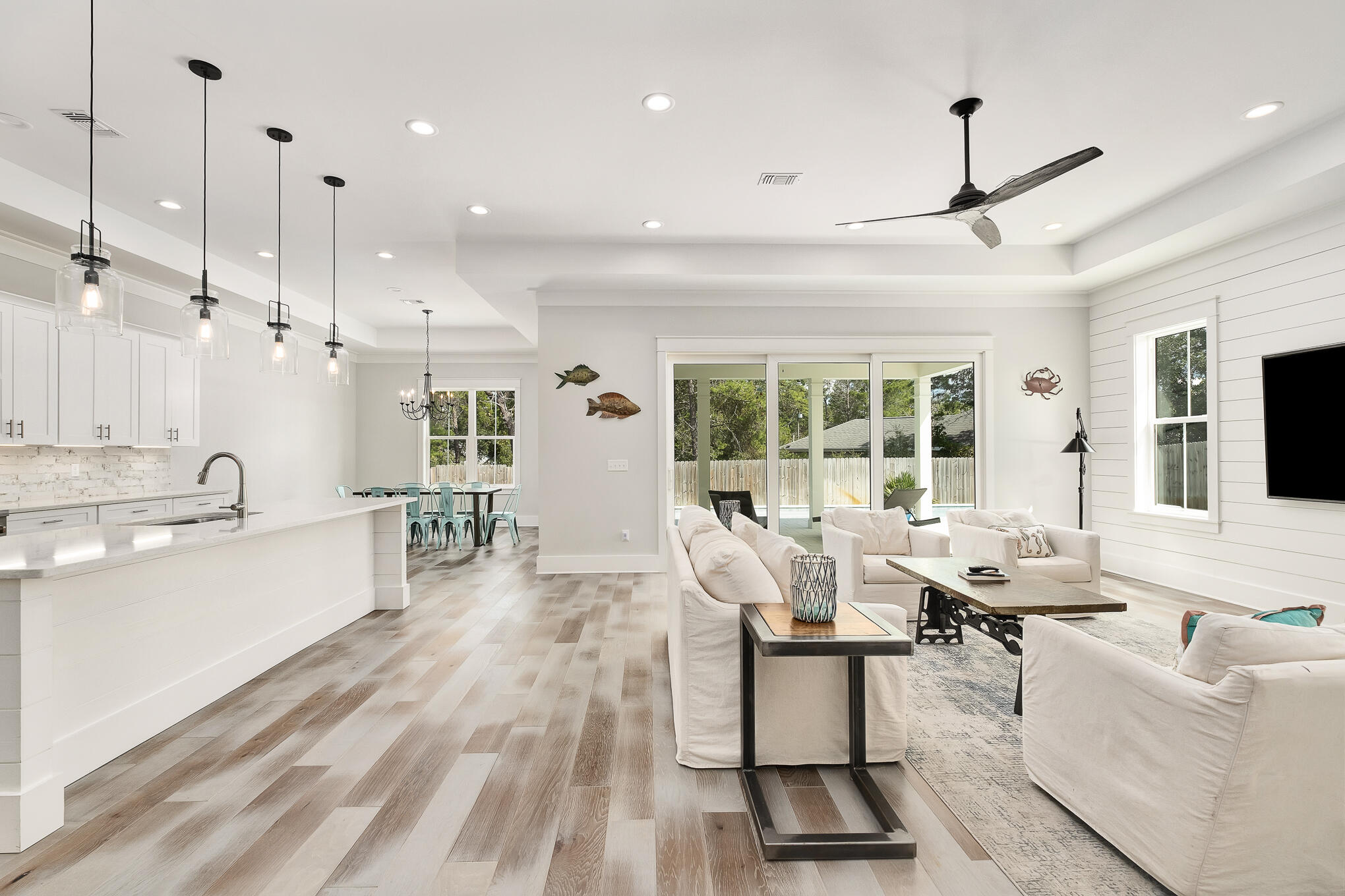 BEACH HIGHLAND - Residential