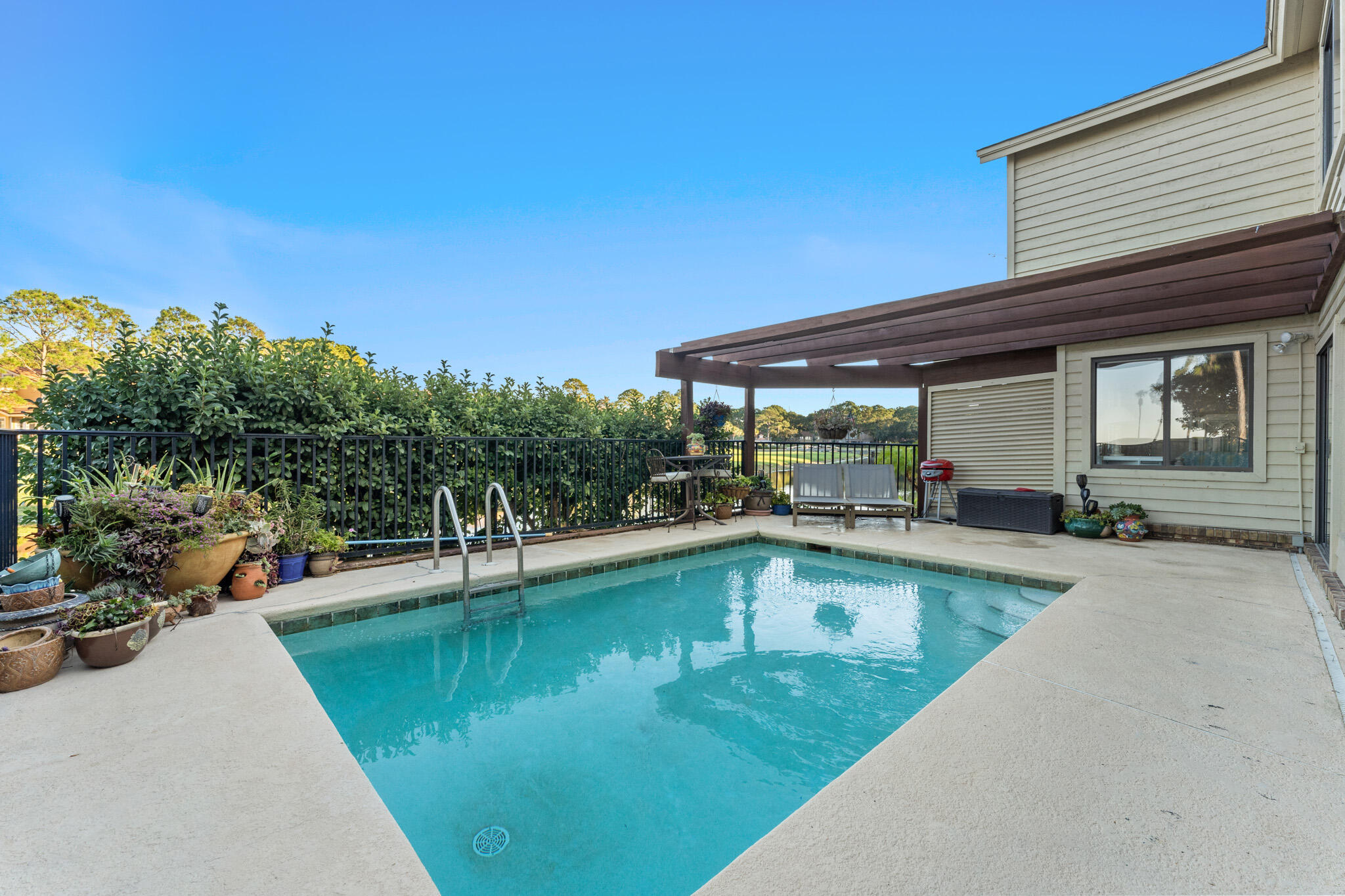 COVE ON THE BAY - Residential