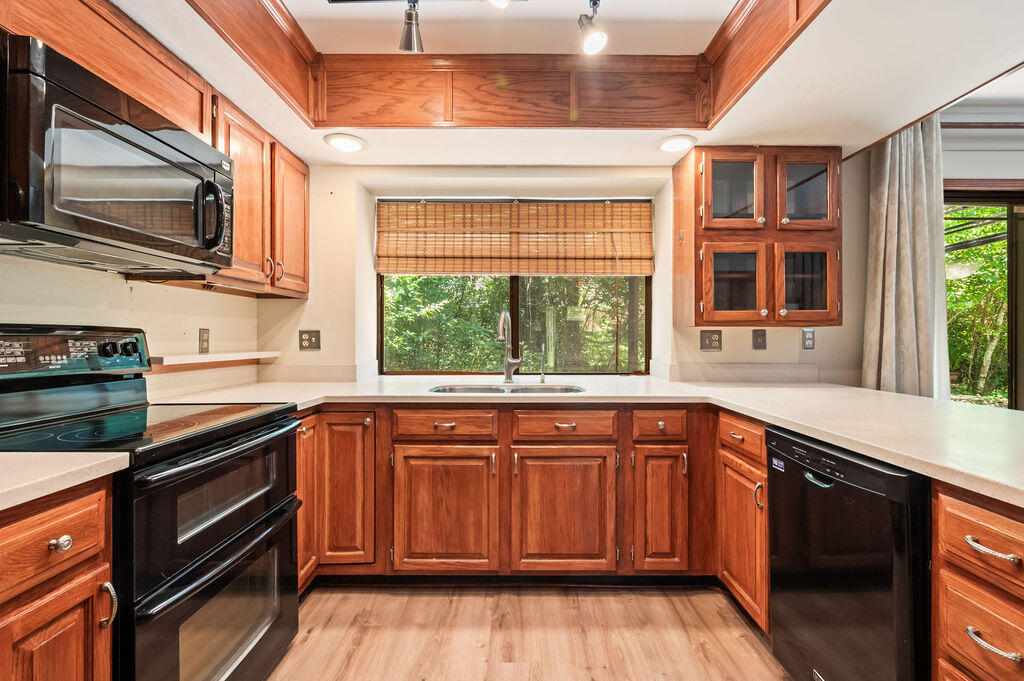 MAGNOLIA SHORES S/D - Residential