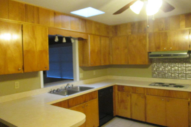BAYOU WOODS 1ST ADDN - Residential Lease