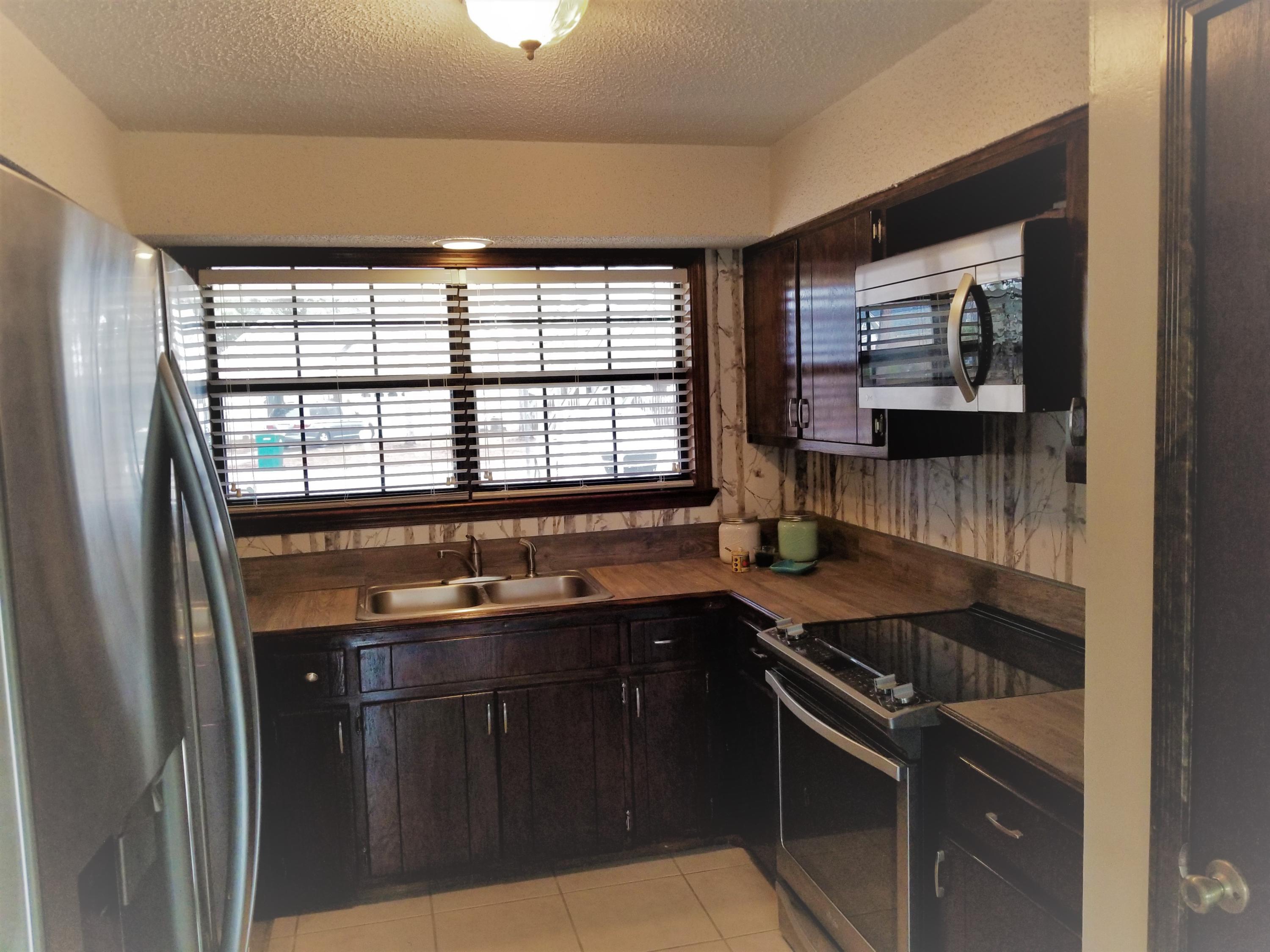 SHOAL WOOD EST 1ST PH III LOT 10 BLK D - Residential