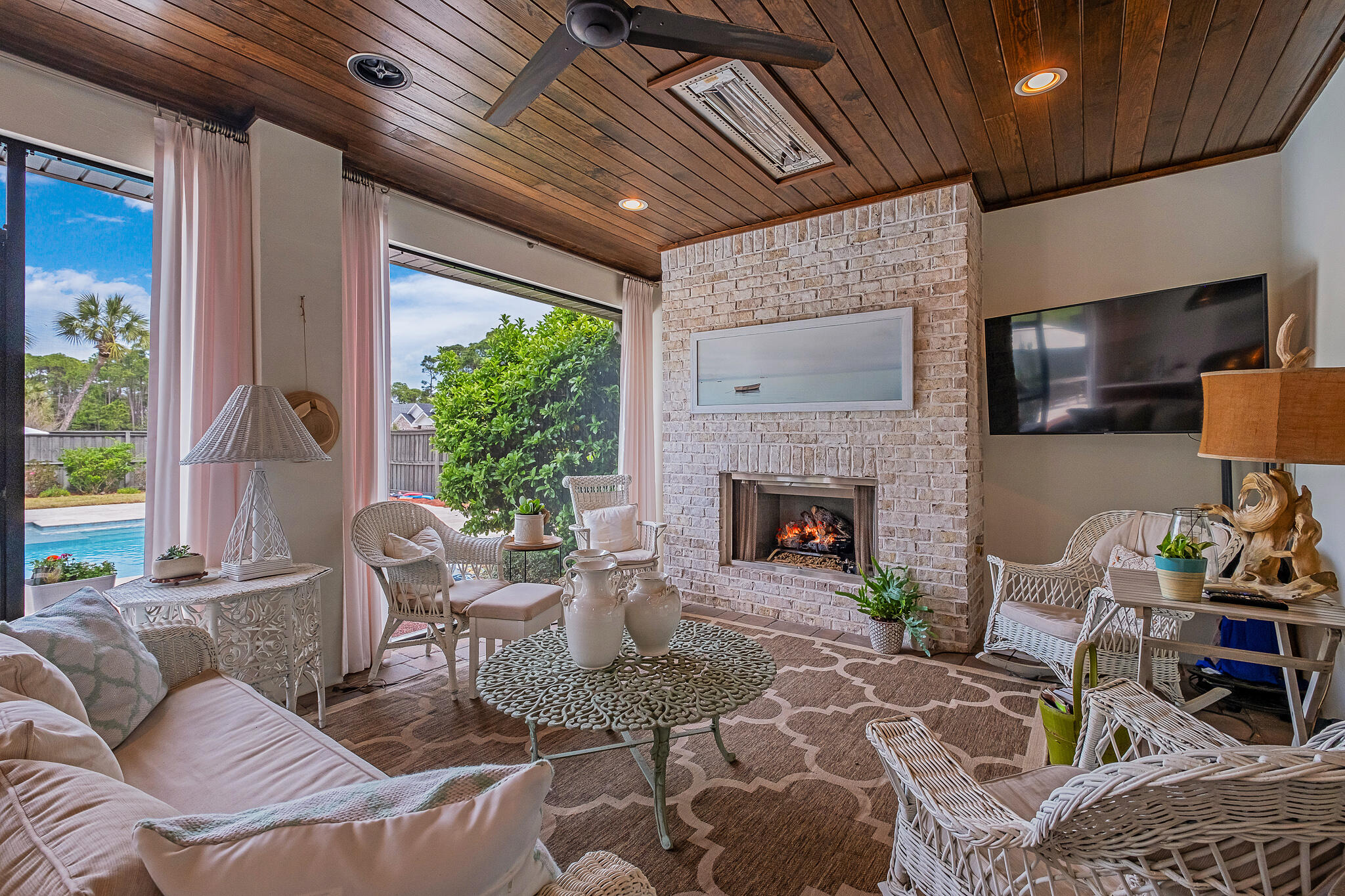 PELICAN BAY S/D - Residential