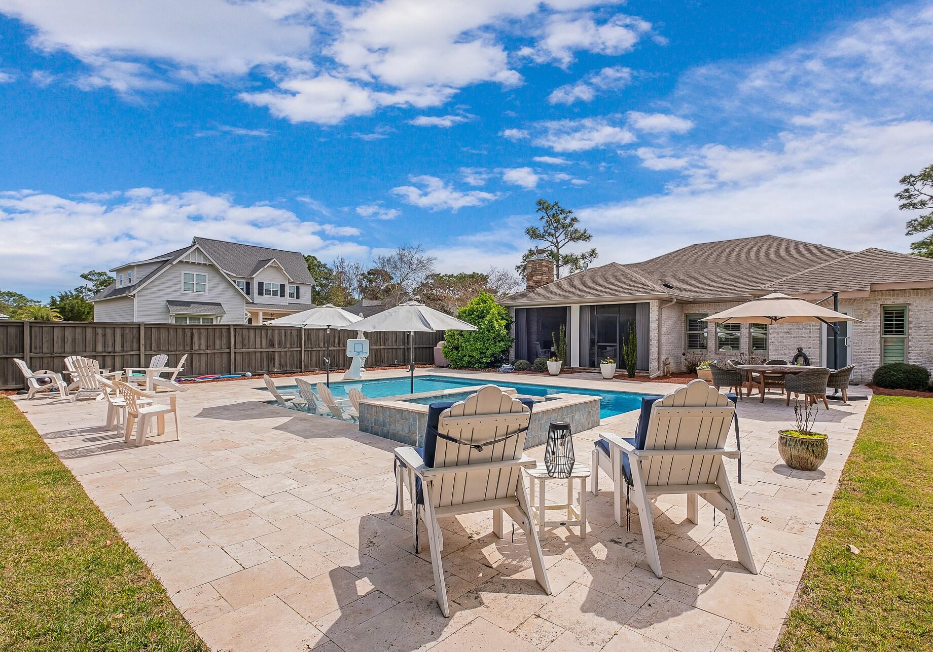 PELICAN BAY S/D - Residential