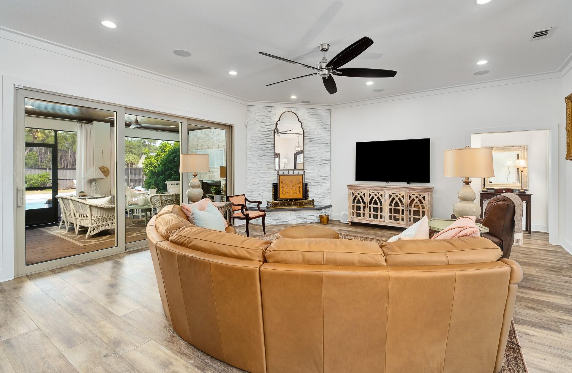 PELICAN BAY S/D - Residential