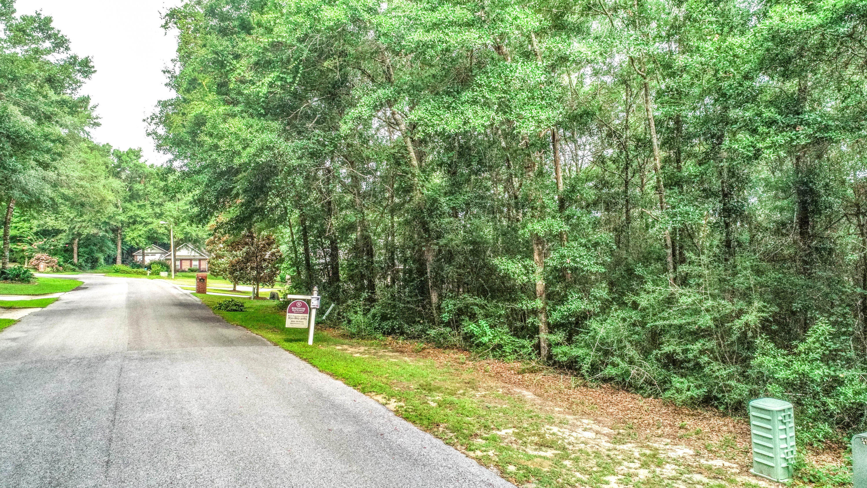 MOTIVATED SELLER!! Build your dream home in this quiet setting in an upscale established neighborhood. With only 11 oversized homesites, Holland Place is the perfect location for your new home. Quick and convenient access to restaurants, shopping, and only 20 miles from Eglin Air Force Base and Fort Walton Beach. The Seller had a floor plan drafted that features 3 bedrooms + a game room, 3 full baths & 2 half baths, and a 3 car garage with a full workshop/basement included, reaching 2,700sqft of living space and 1,238sqft of porches.